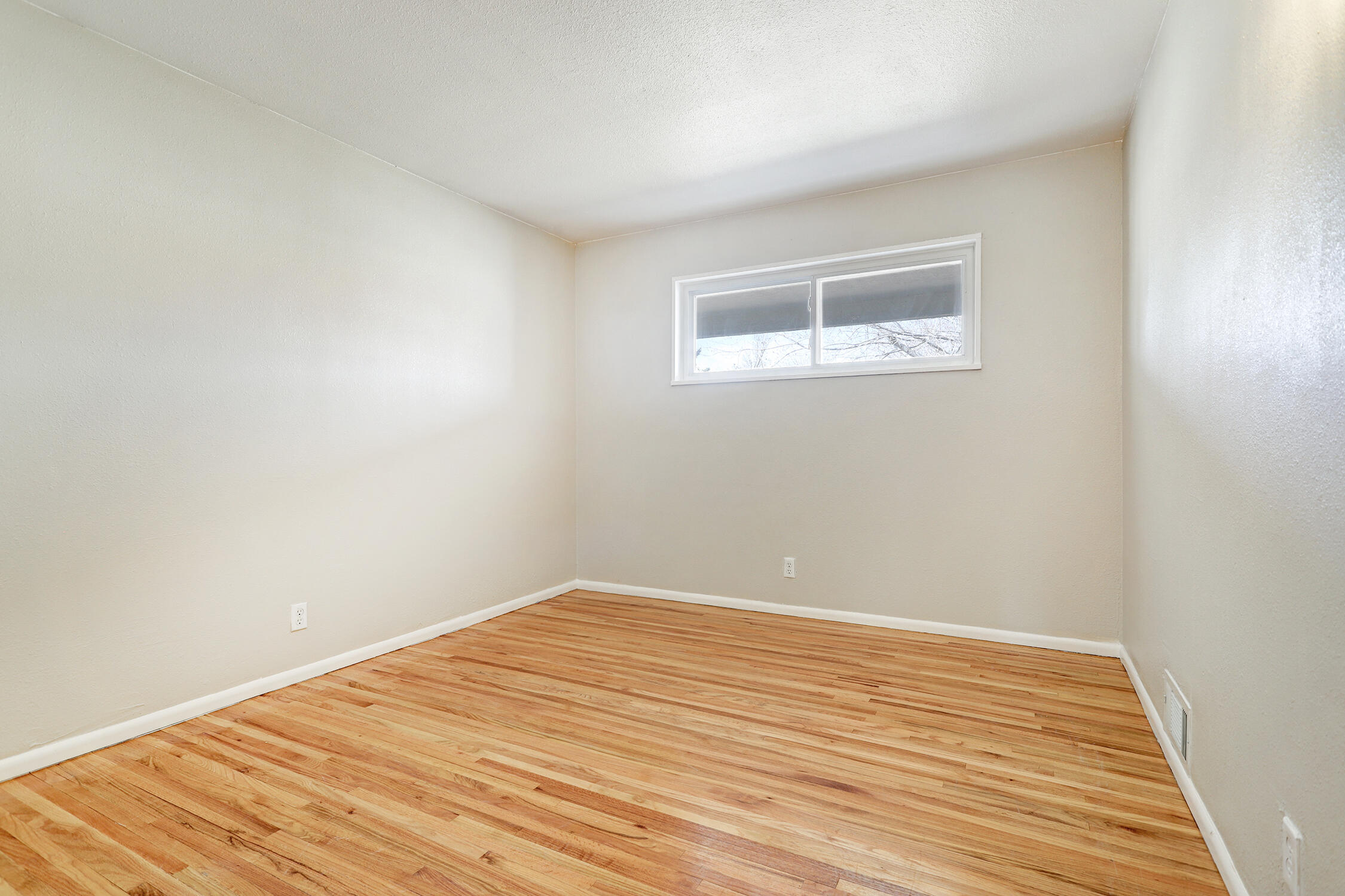 3508 GLORIETA Street NE