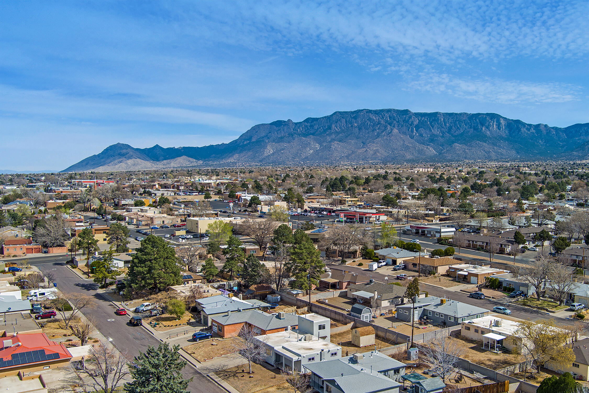 3508 GLORIETA Street NE