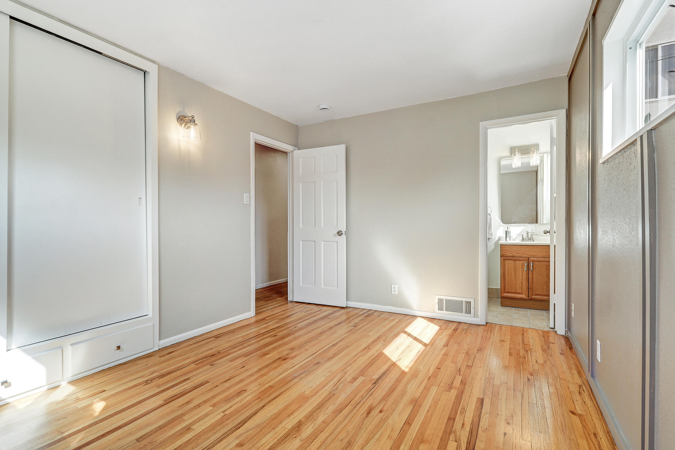 3508 GLORIETA Street NE