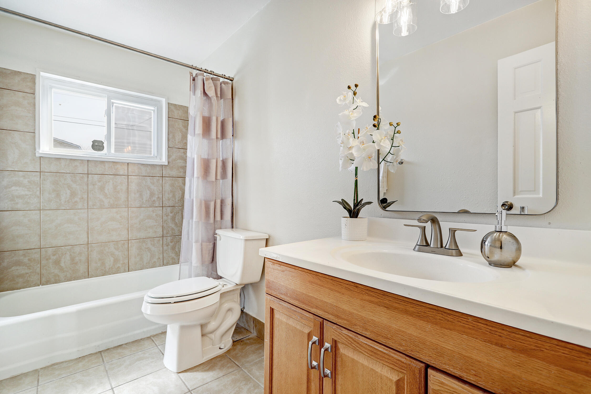 3508 GLORIETA Street NE