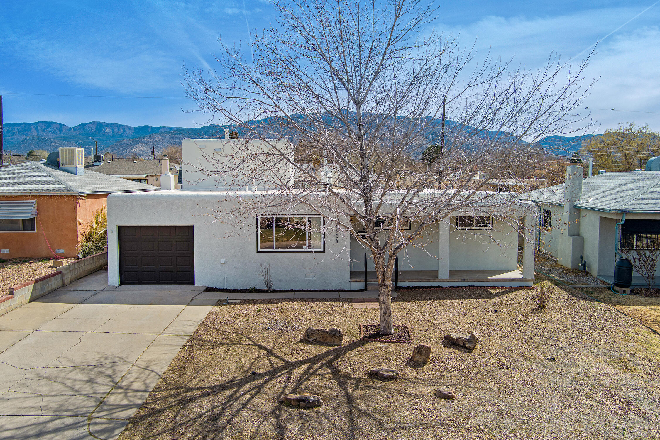 3508 GLORIETA Street NE