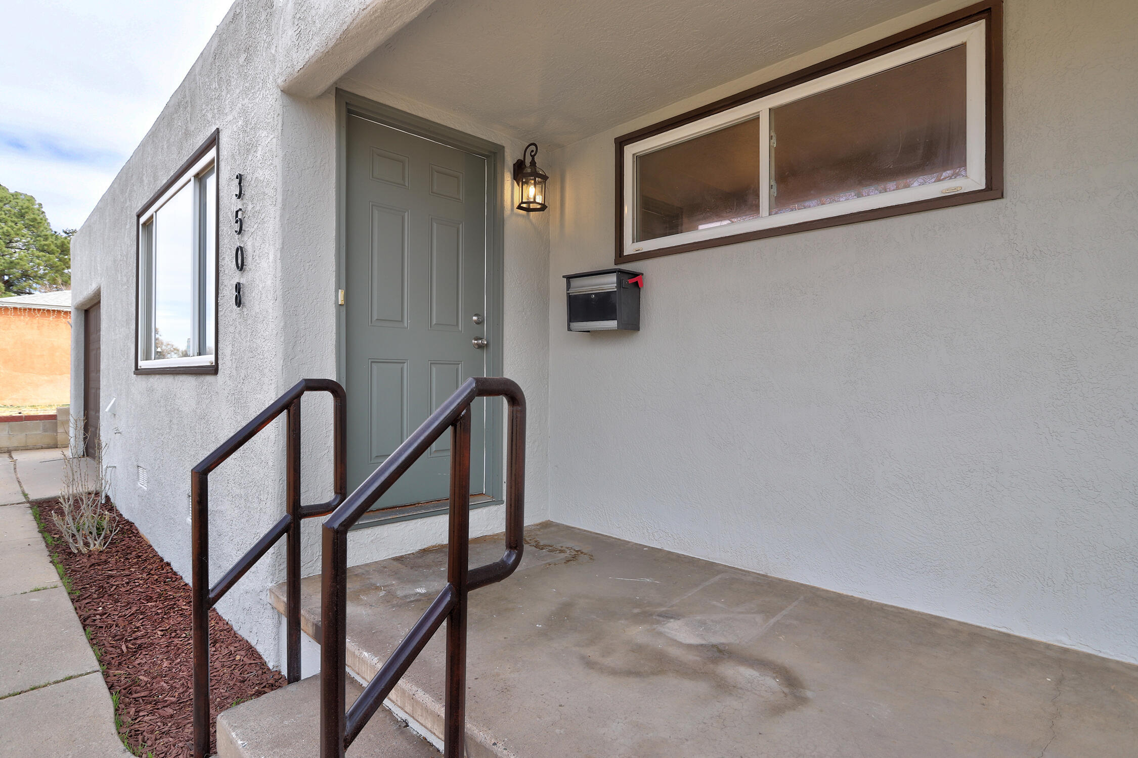 3508 GLORIETA Street NE