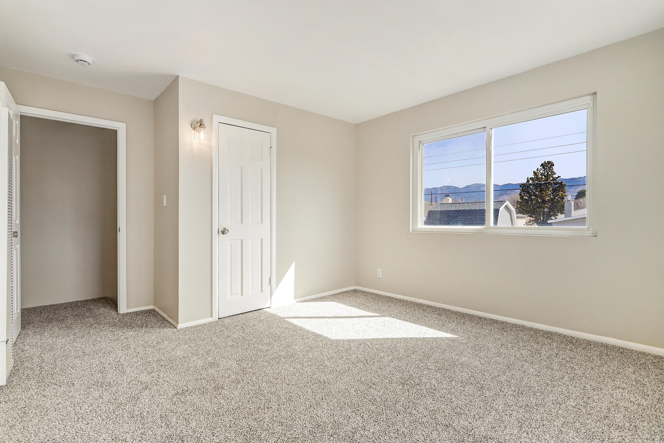 3508 GLORIETA Street NE