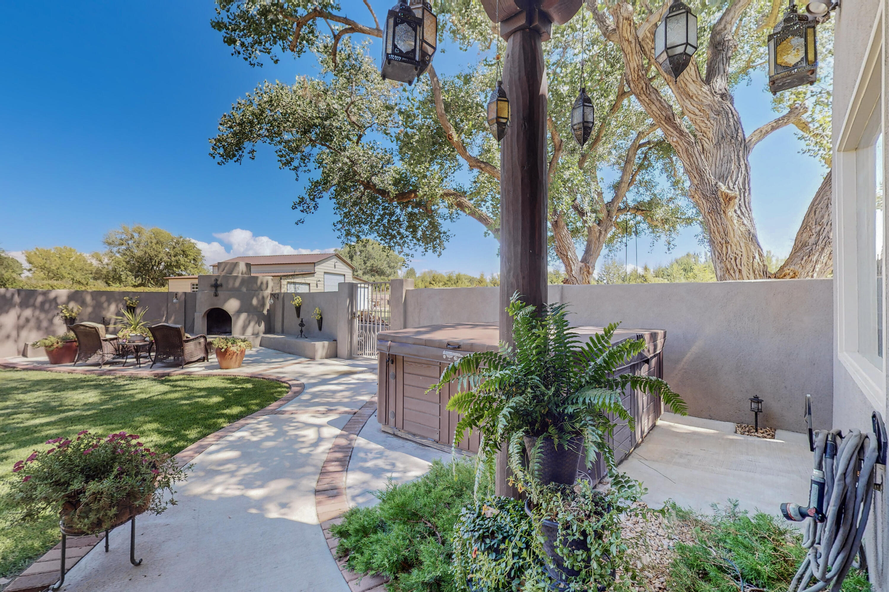 2609 Pajarito Meadows SW
