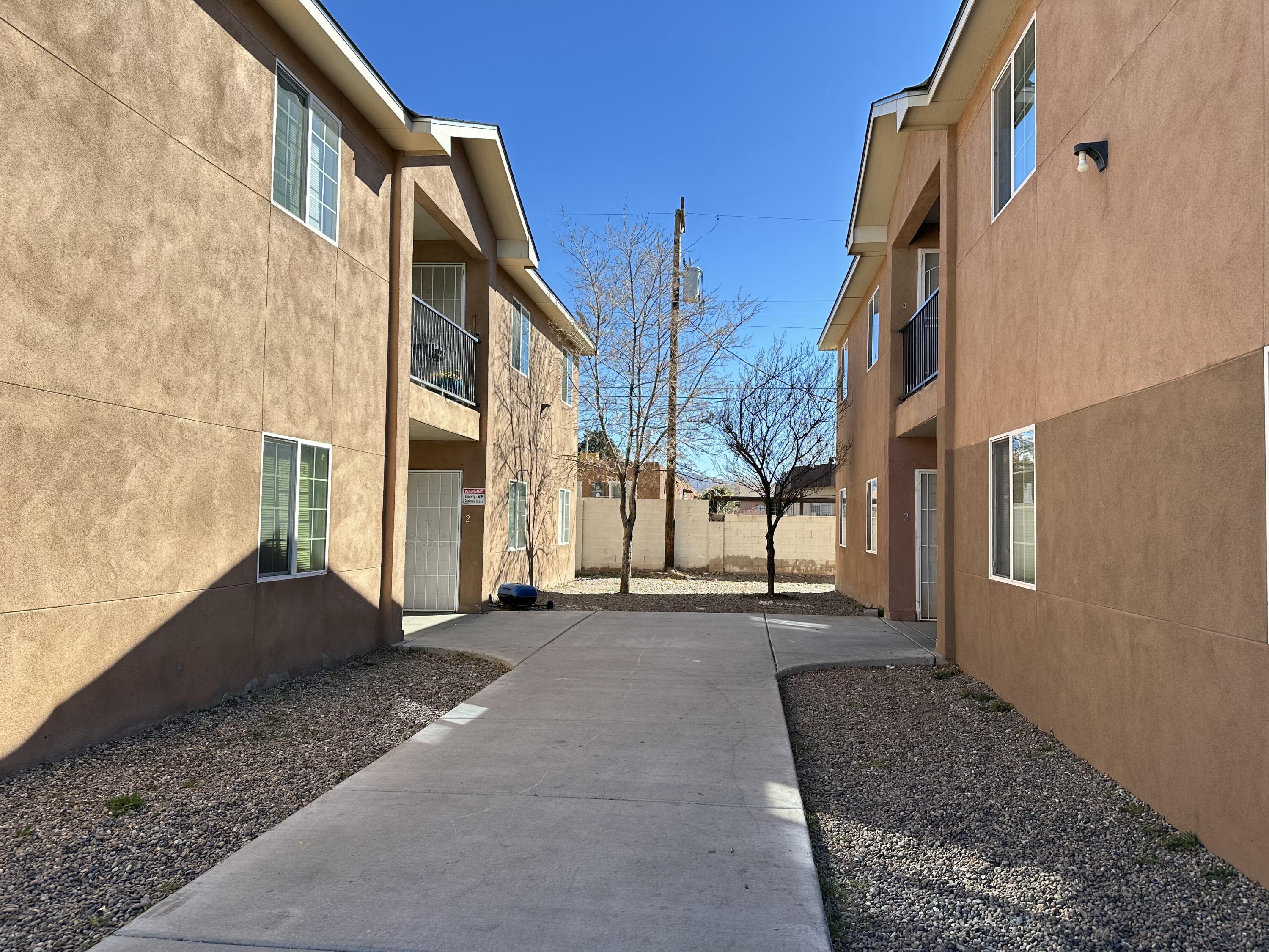 528 ALVARADO Drive SE
