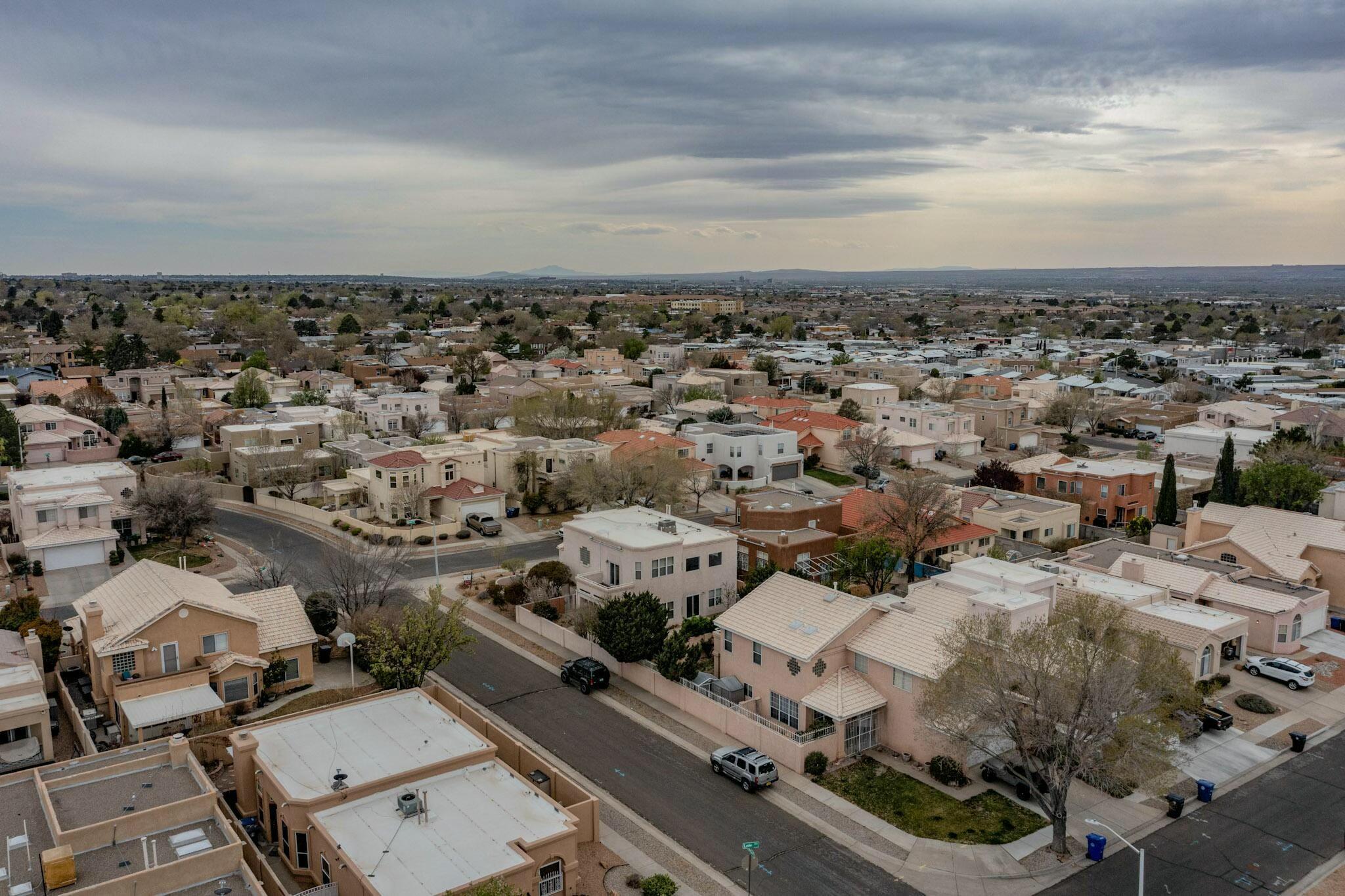 7231 CARDIFF Avenue NE