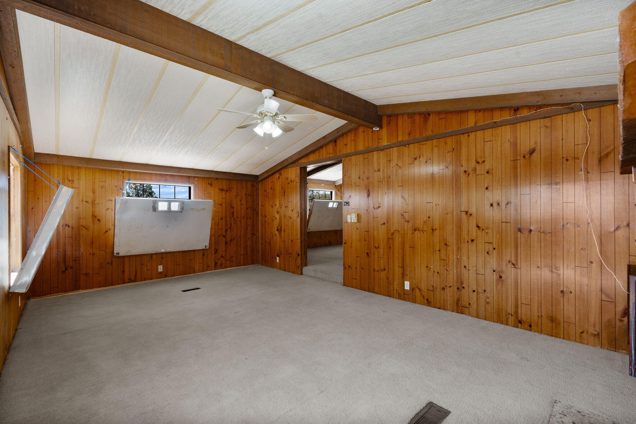 33 SKYLINE Drive