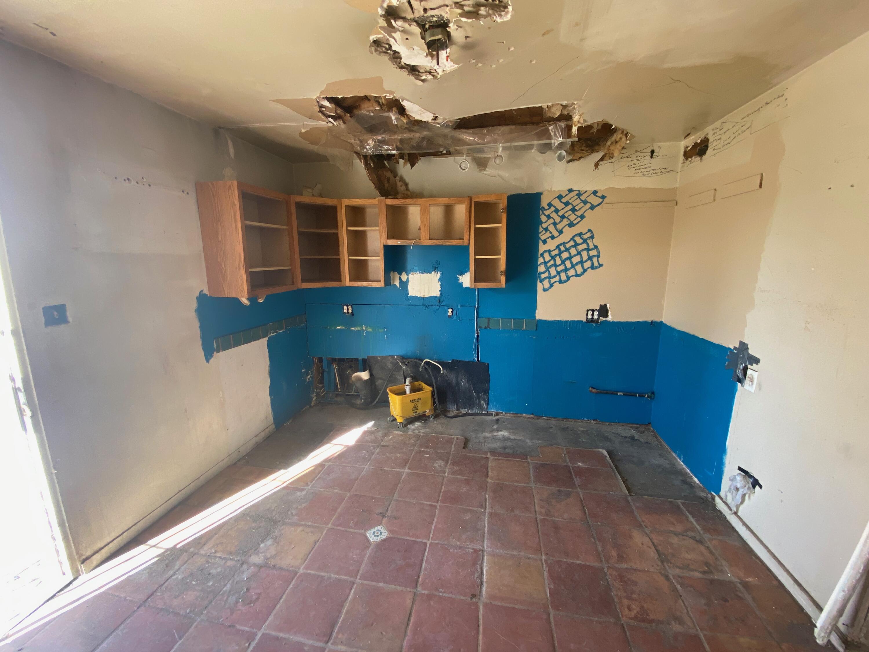 2403 CARDENAS Drive NE