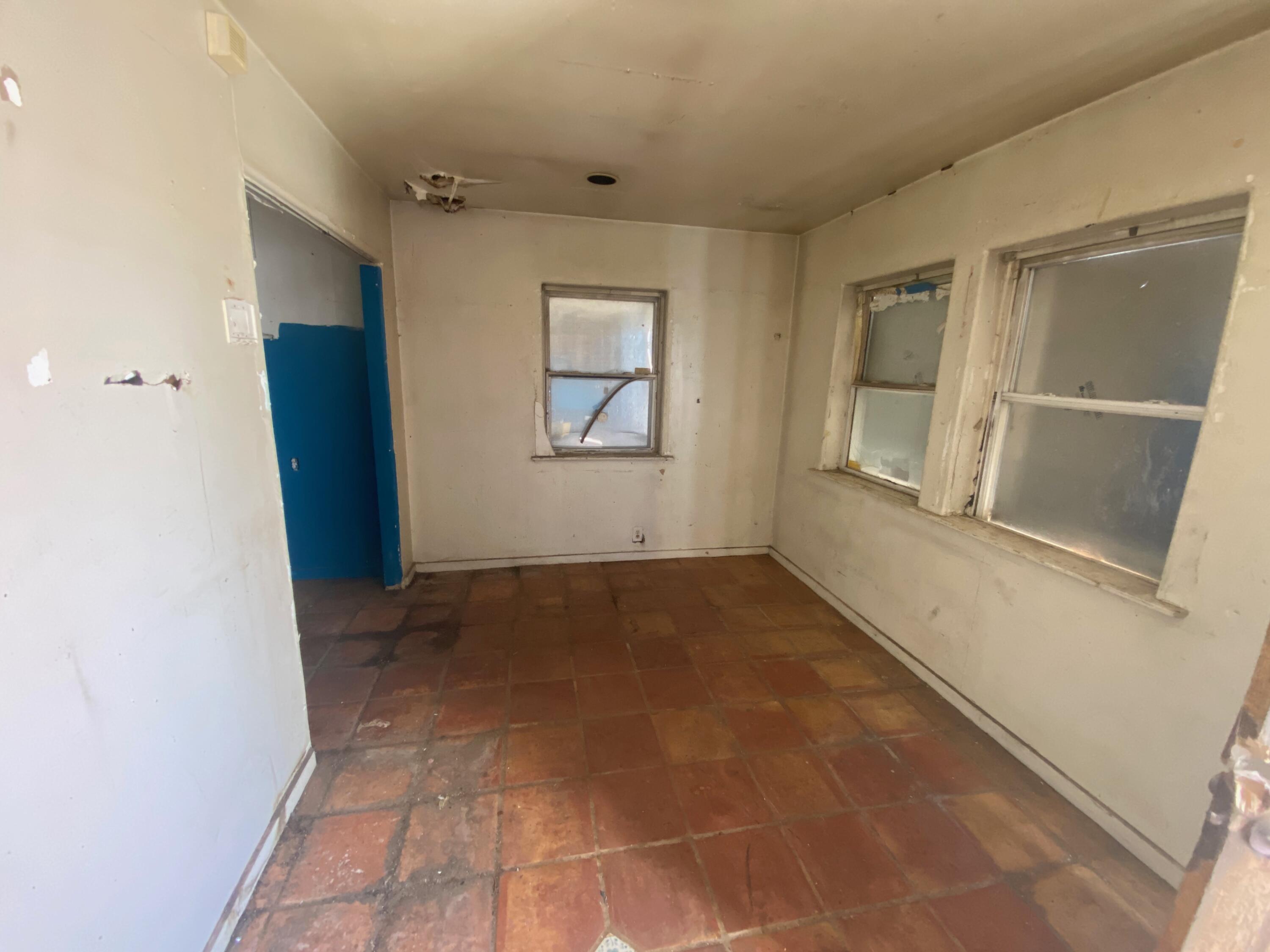 2403 CARDENAS Drive NE