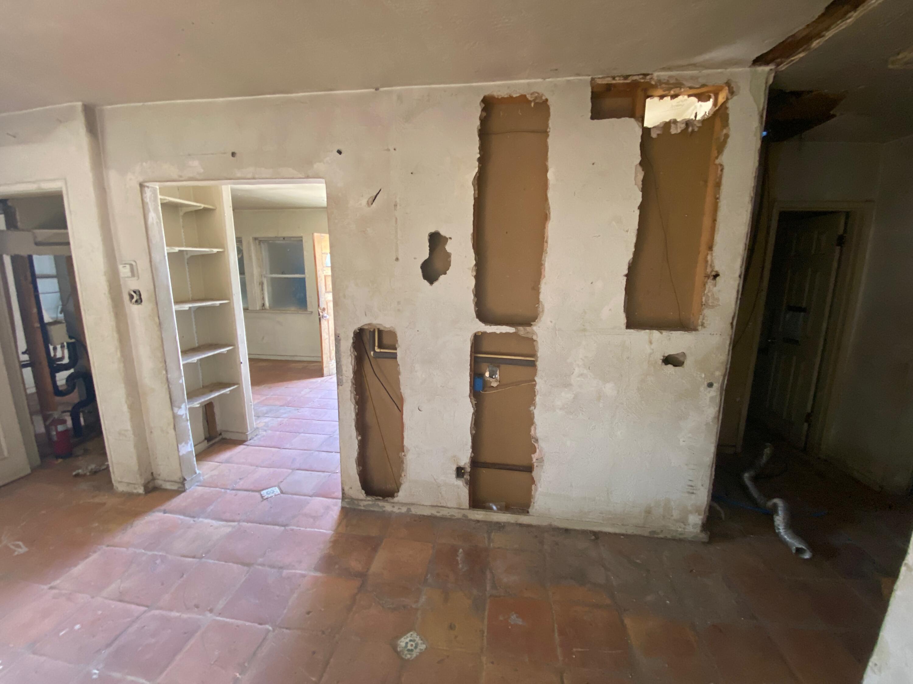 2403 CARDENAS Drive NE