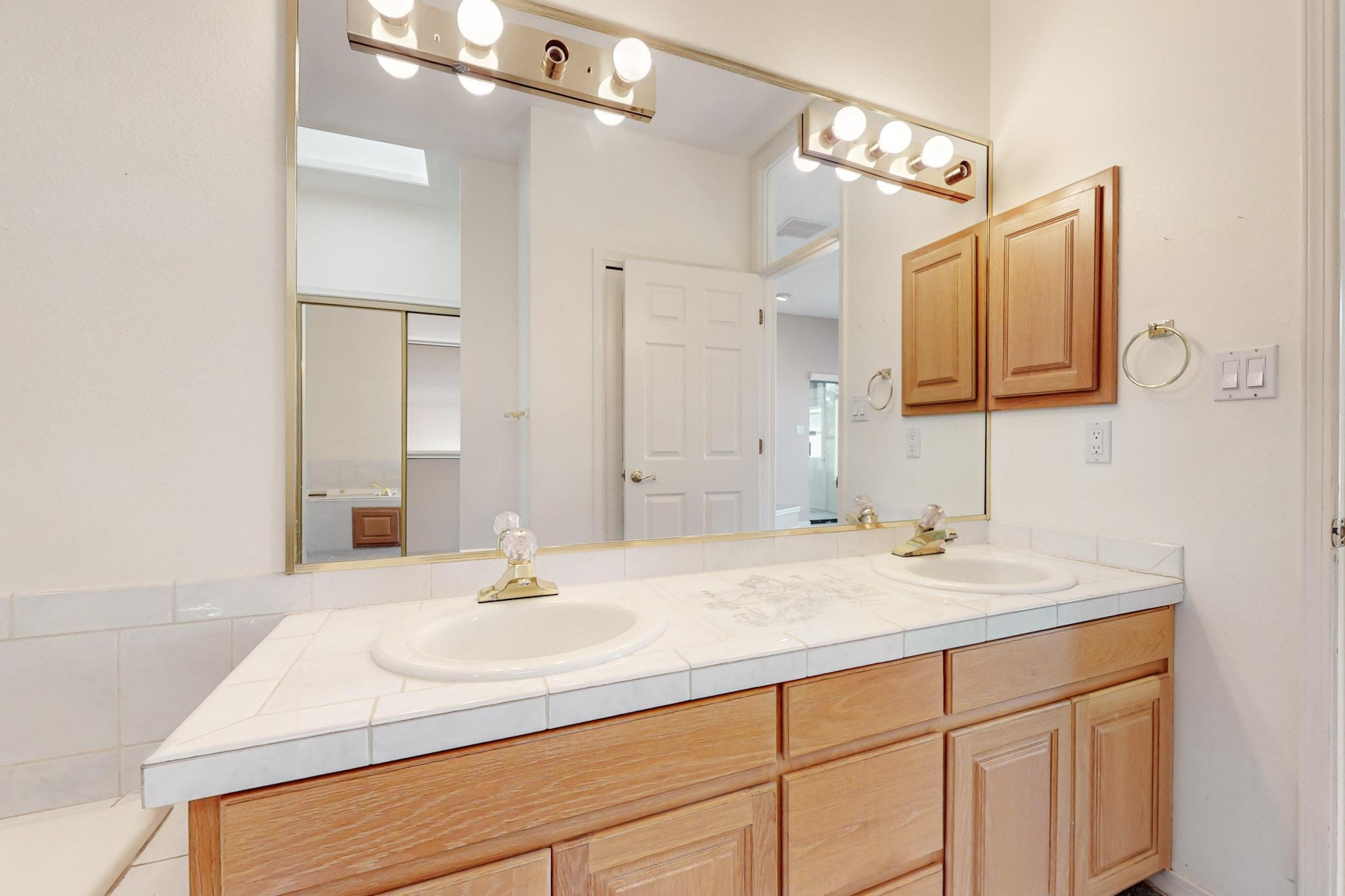 11215 ACADEMY RIDGE Road NE