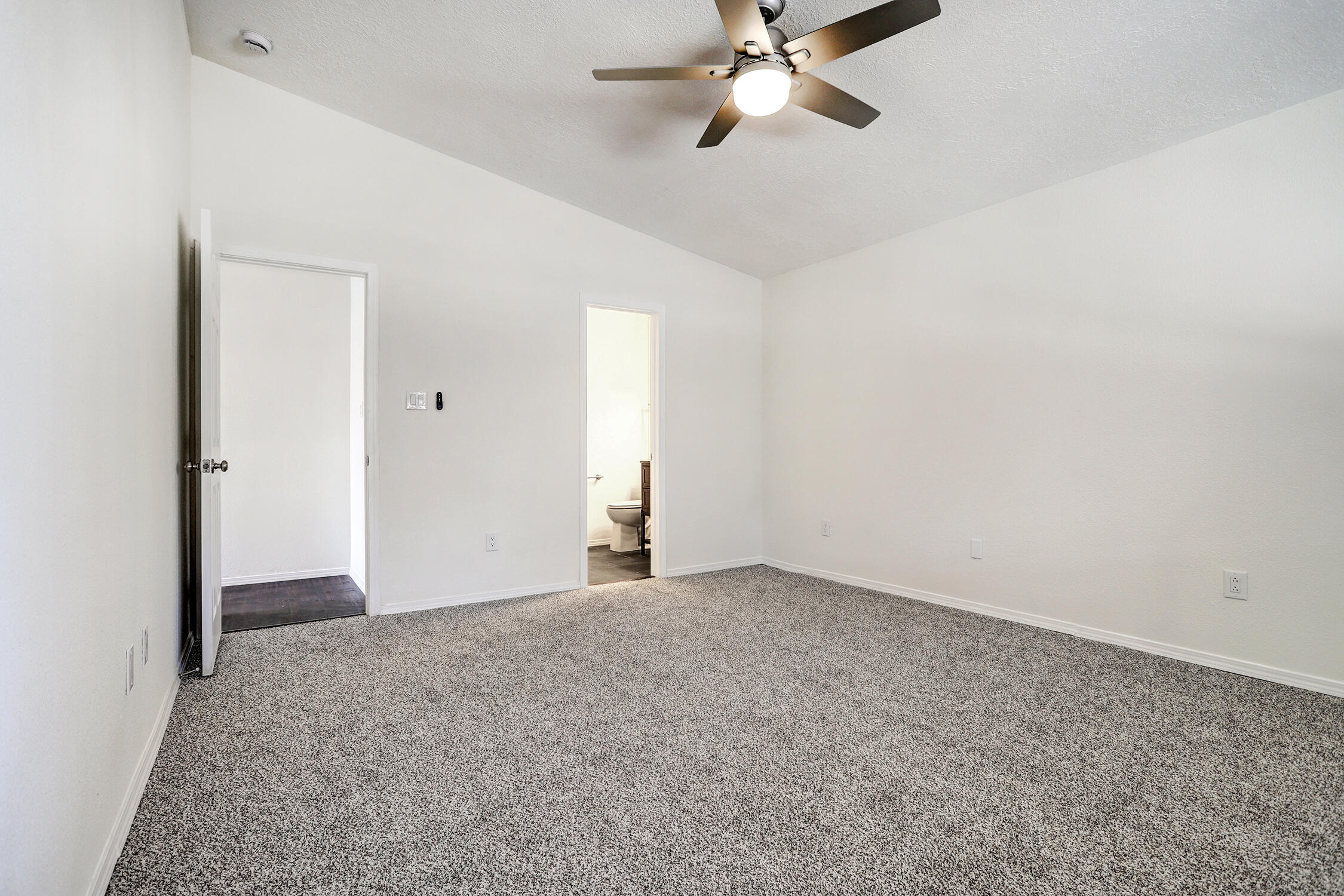 11609 HURON Court SE