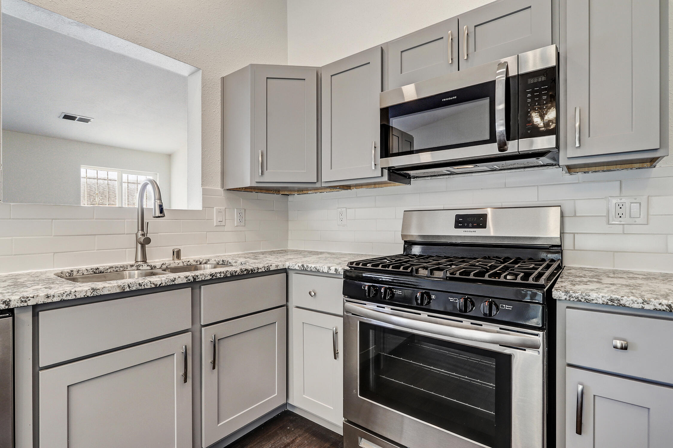 11609 HURON Court SE