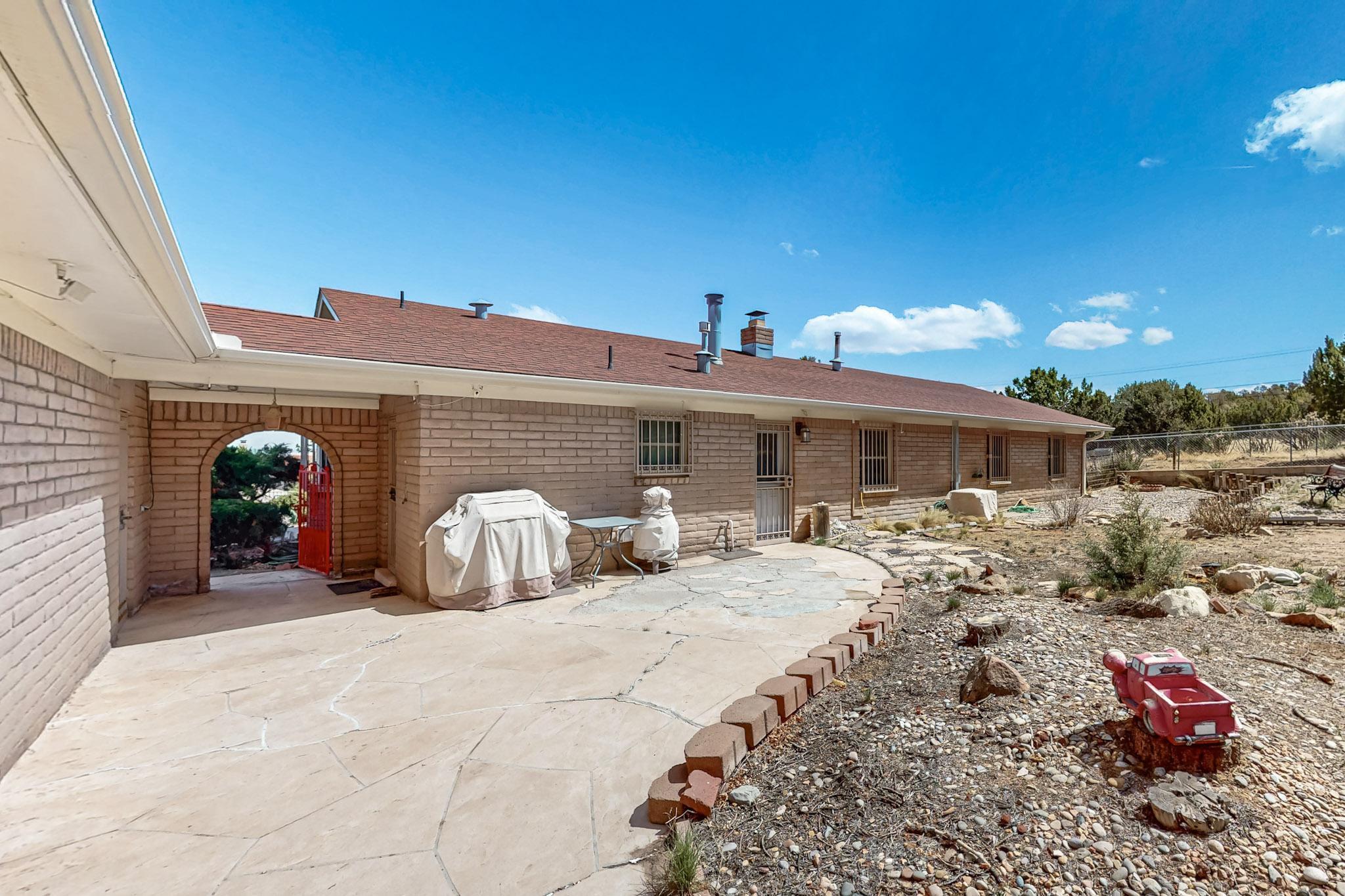 10 MOUNTAINAIR Road