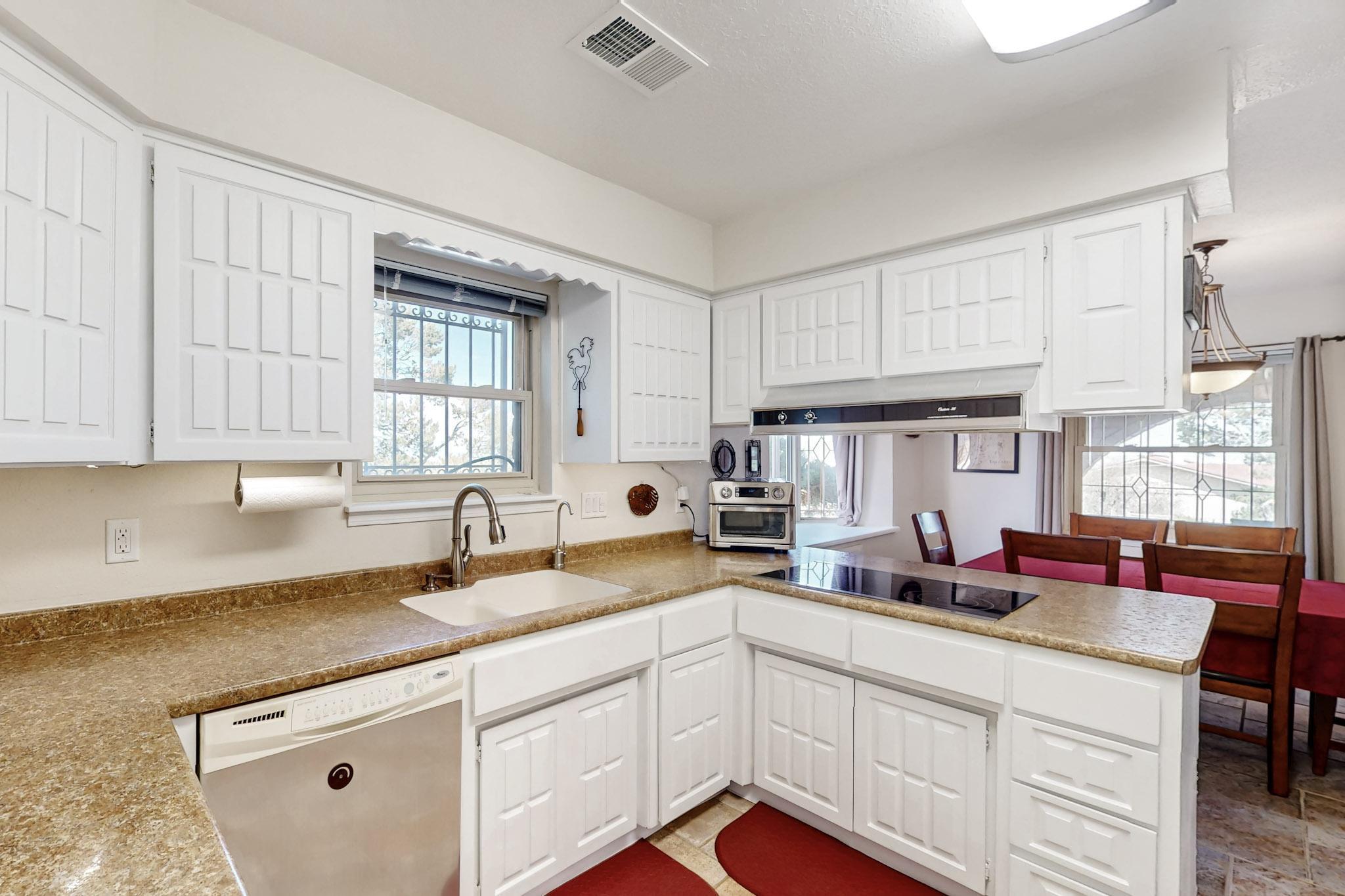 10 MOUNTAINAIR Road