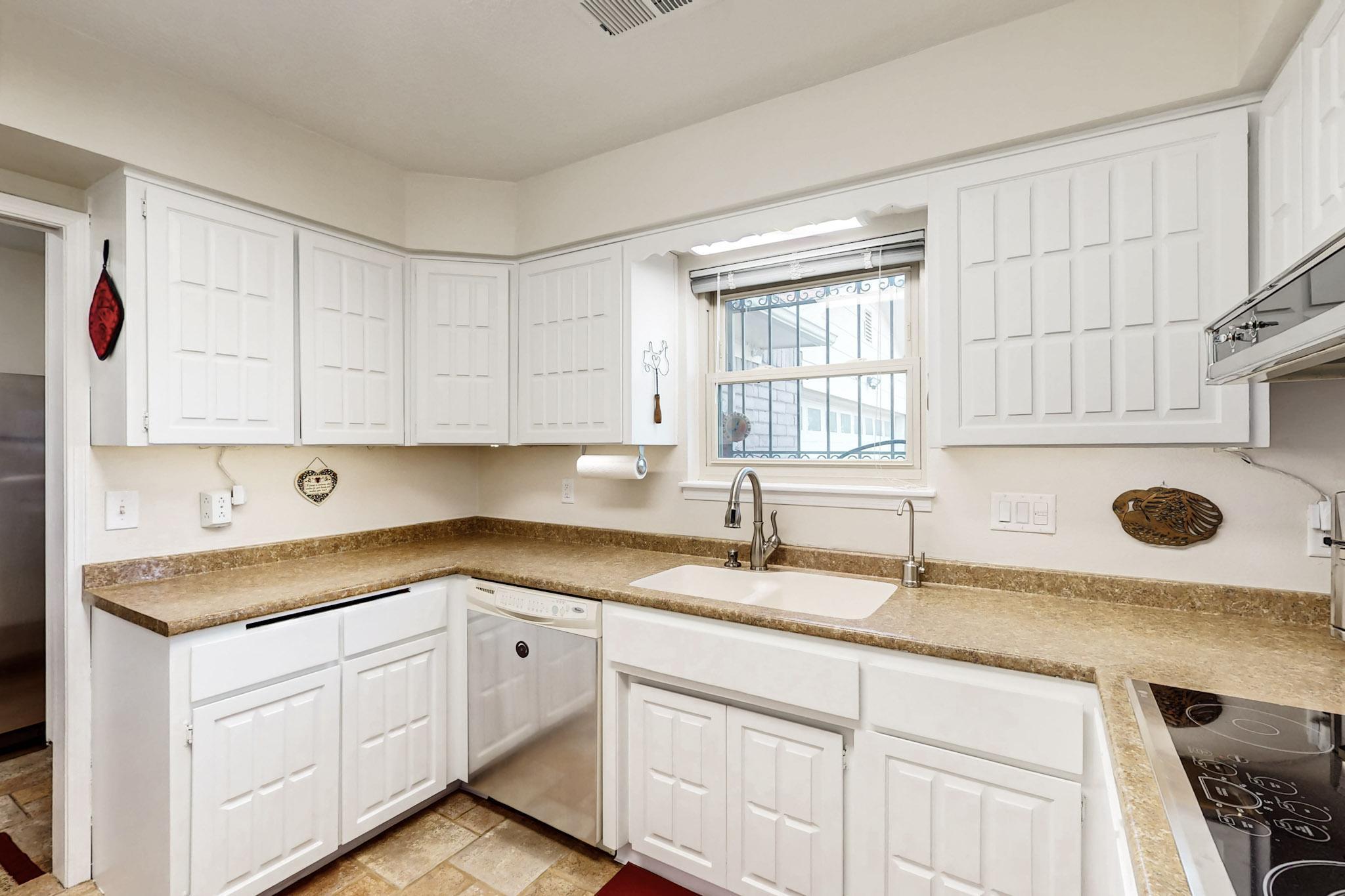 10 MOUNTAINAIR Road