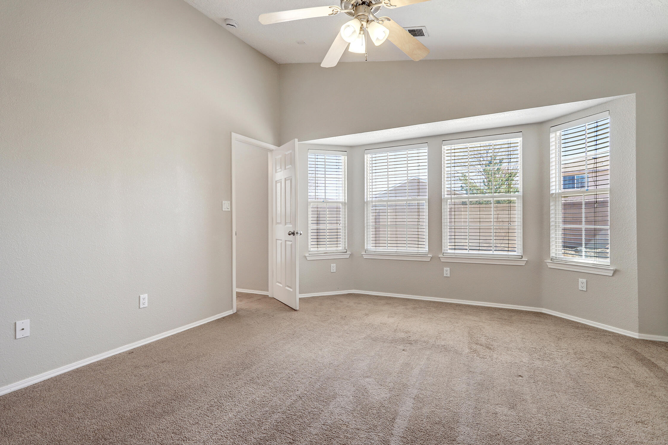 10300 COUNTRY MANOR Place NW