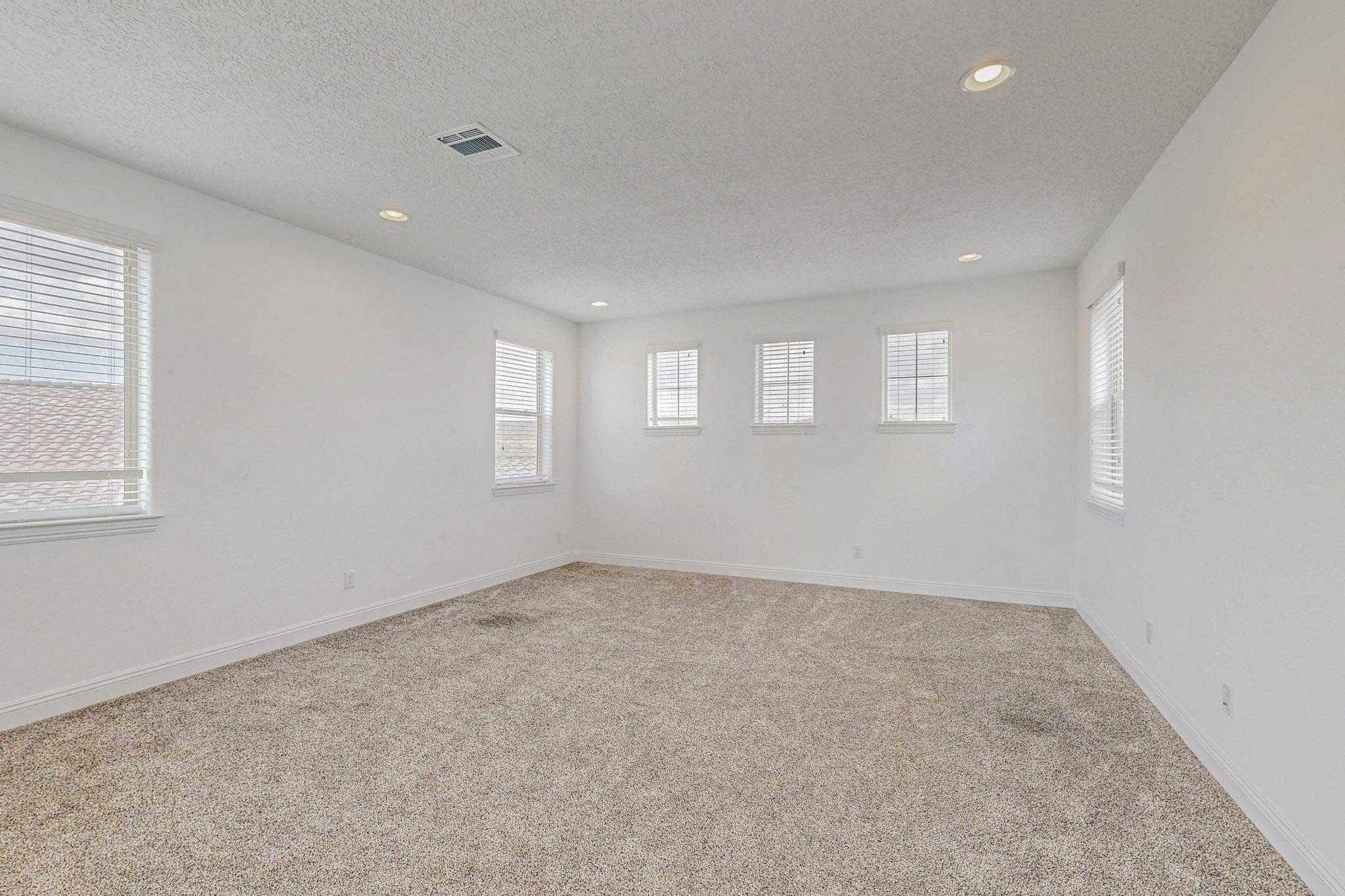 3108 YOLANDA Court NE