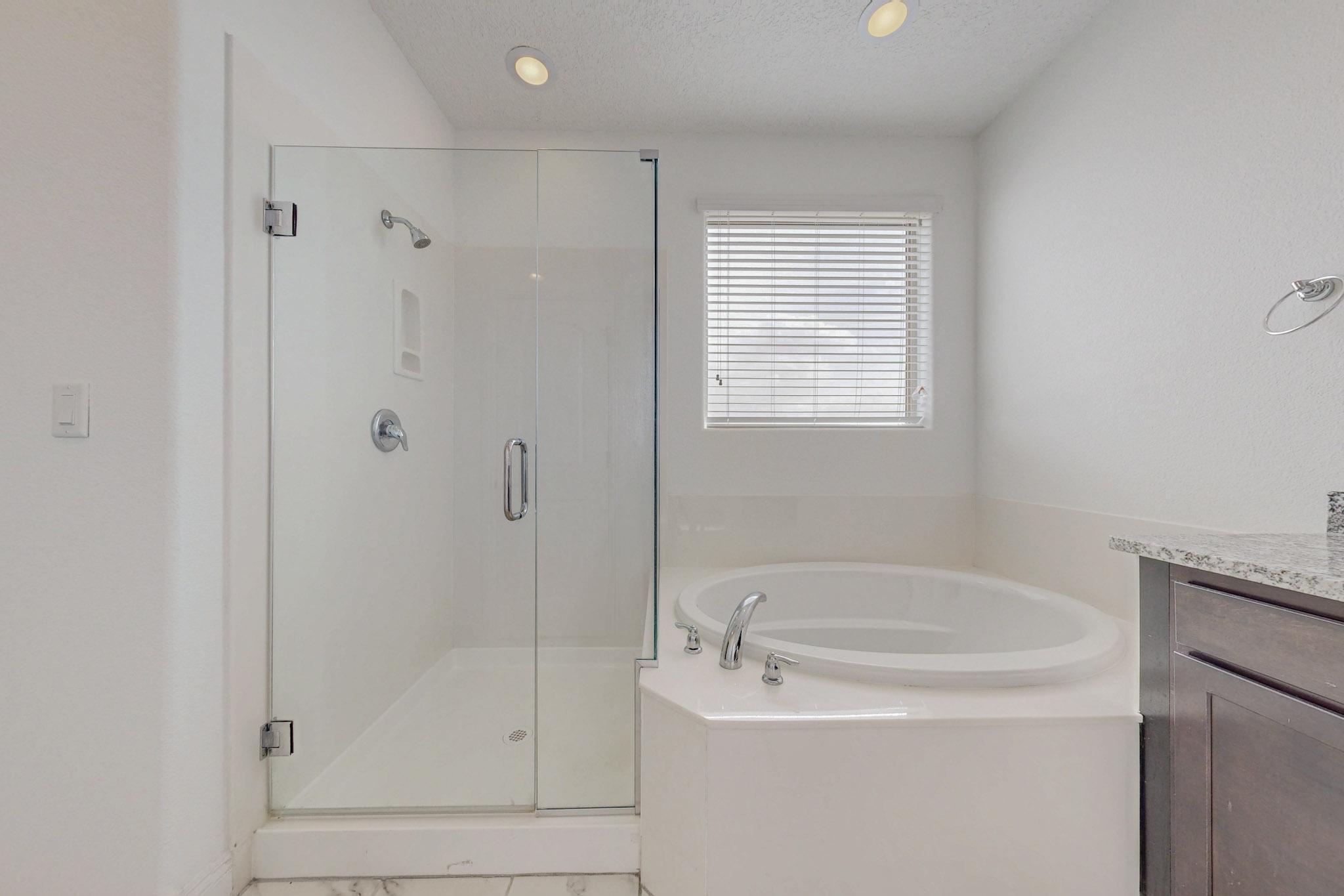 3108 YOLANDA Court NE