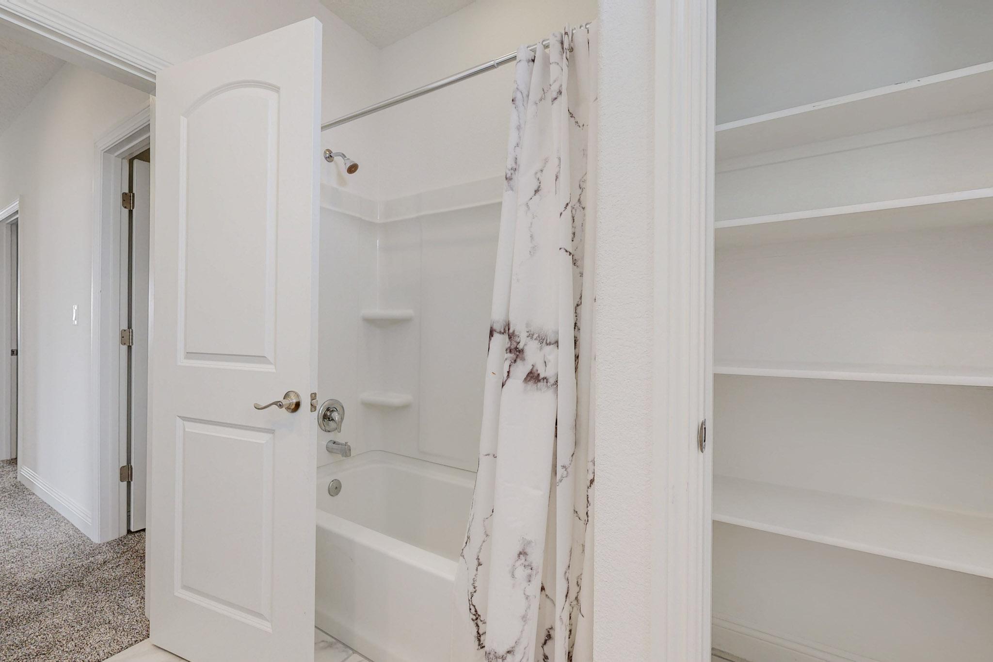 3108 YOLANDA Court NE