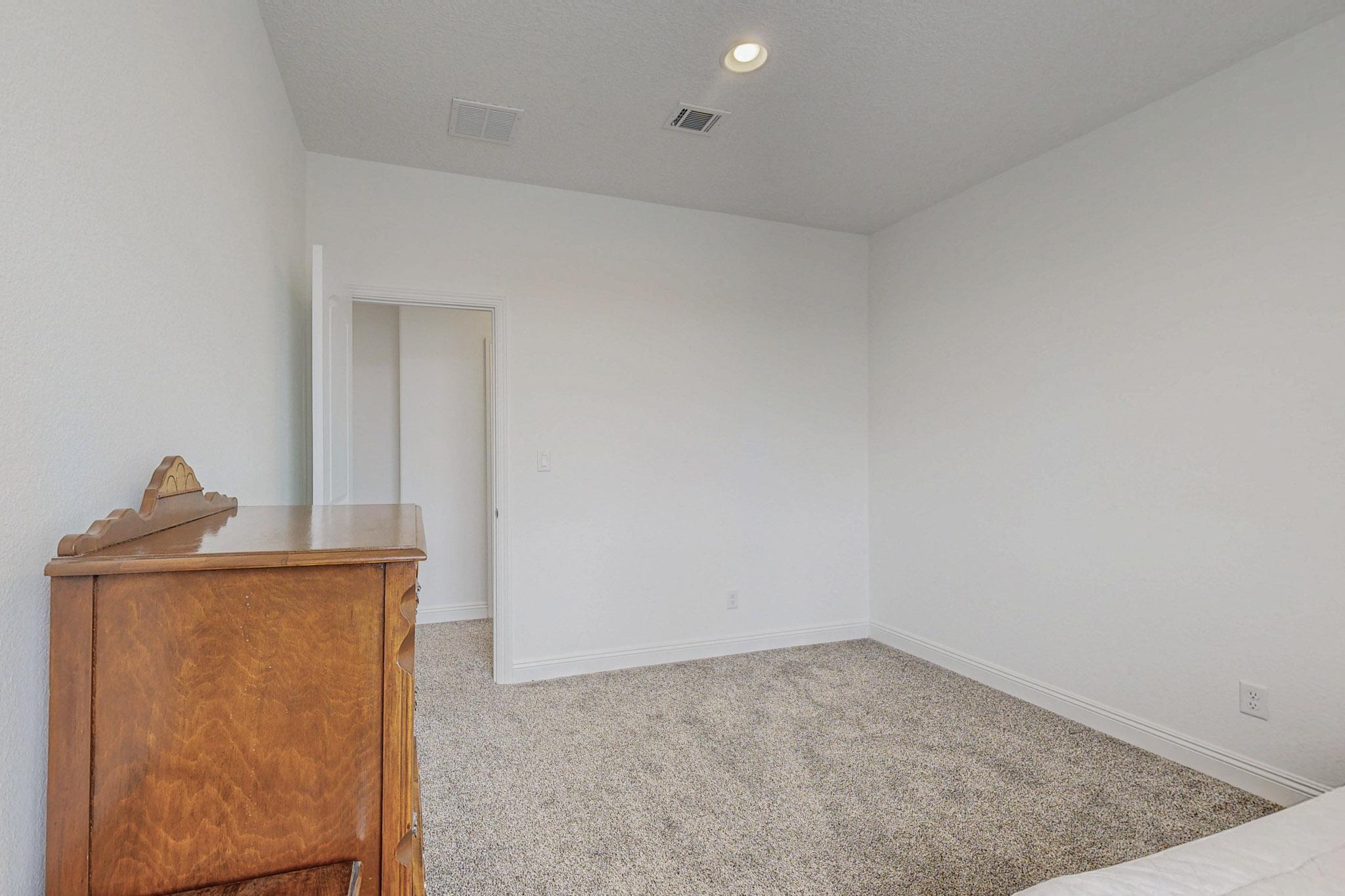 3108 YOLANDA Court NE