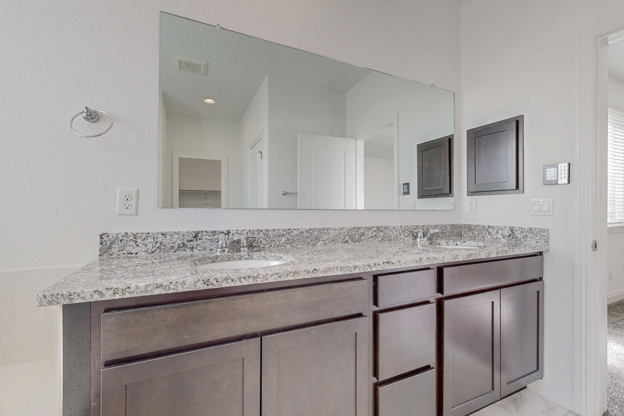 3108 YOLANDA Court NE