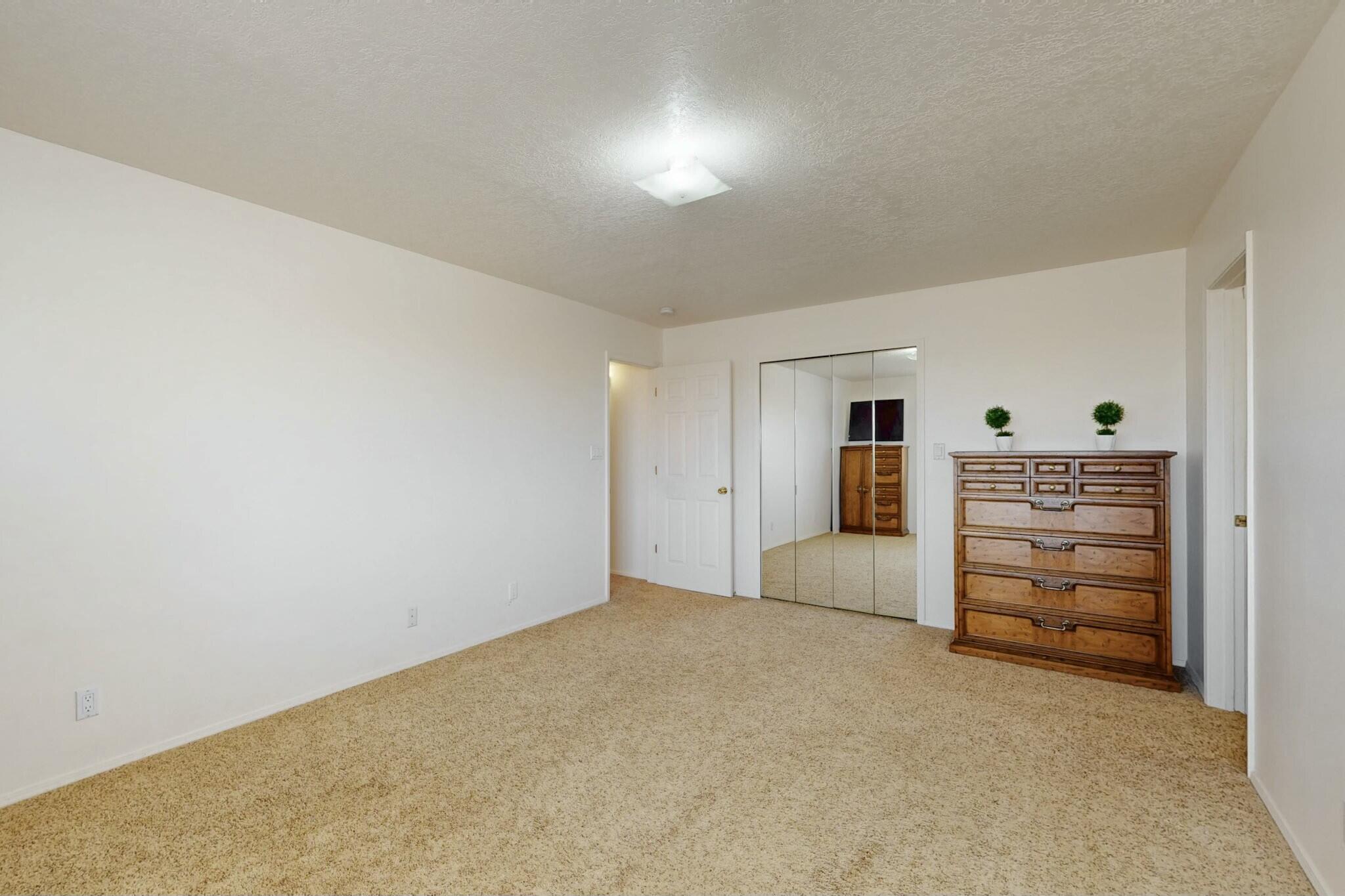 6825 AUGUSTA HILLS Drive NE