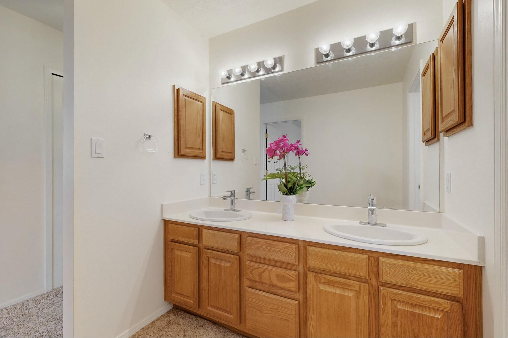 6825 AUGUSTA HILLS Drive NE