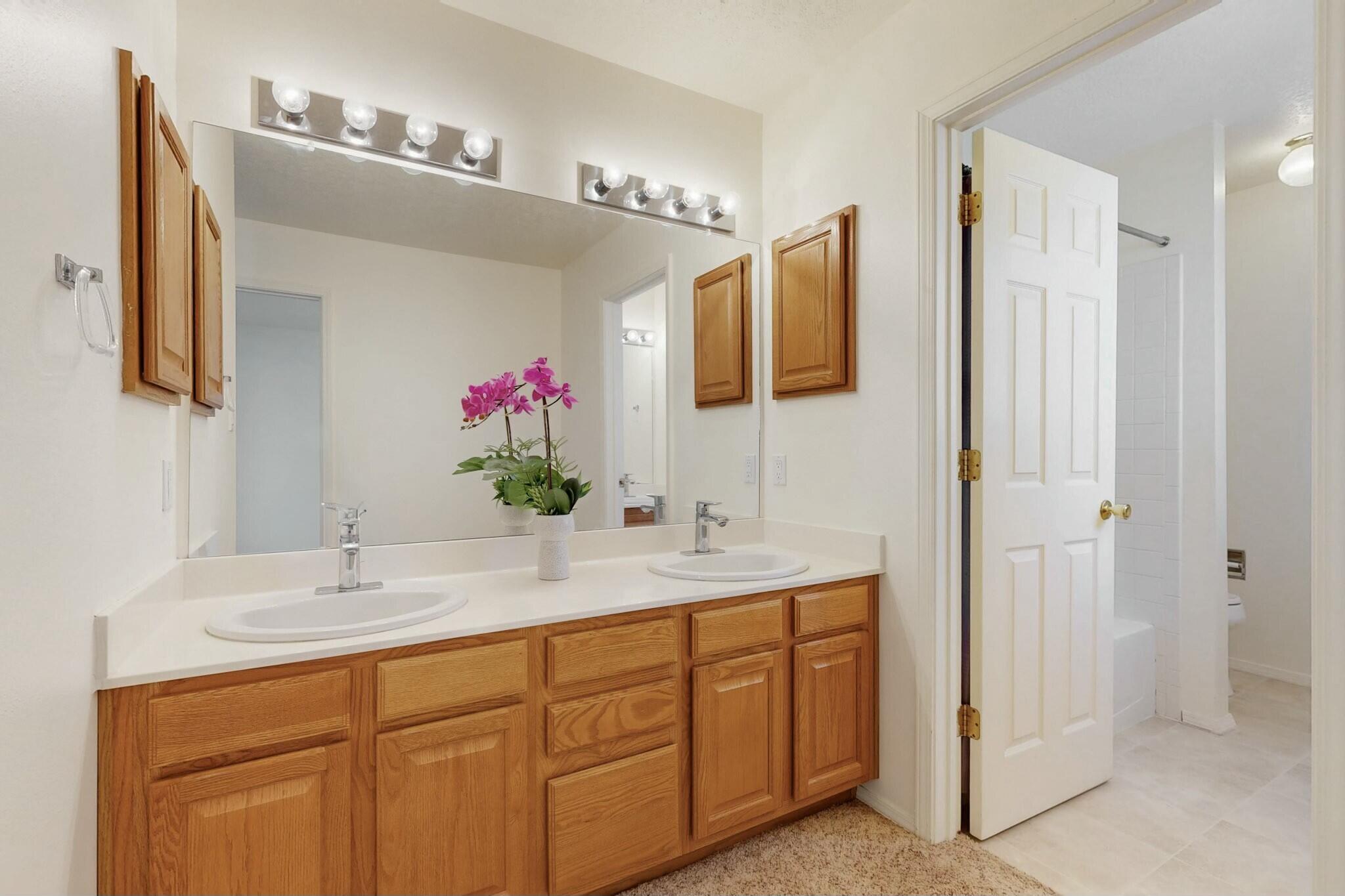 6825 AUGUSTA HILLS Drive NE