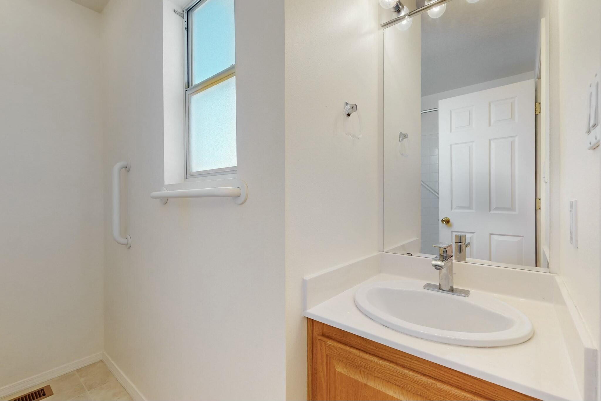 6825 AUGUSTA HILLS Drive NE