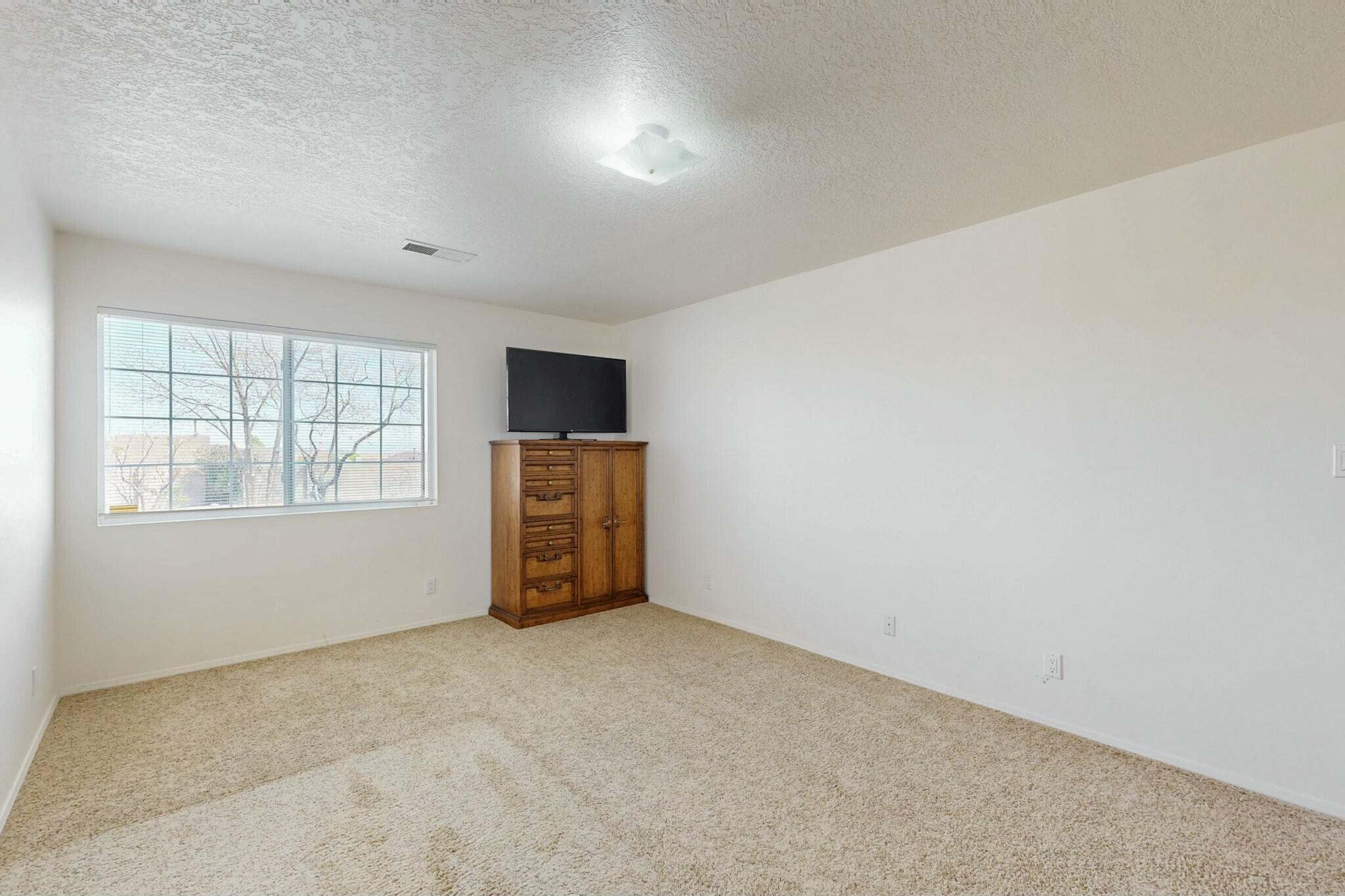 6825 AUGUSTA HILLS Drive NE