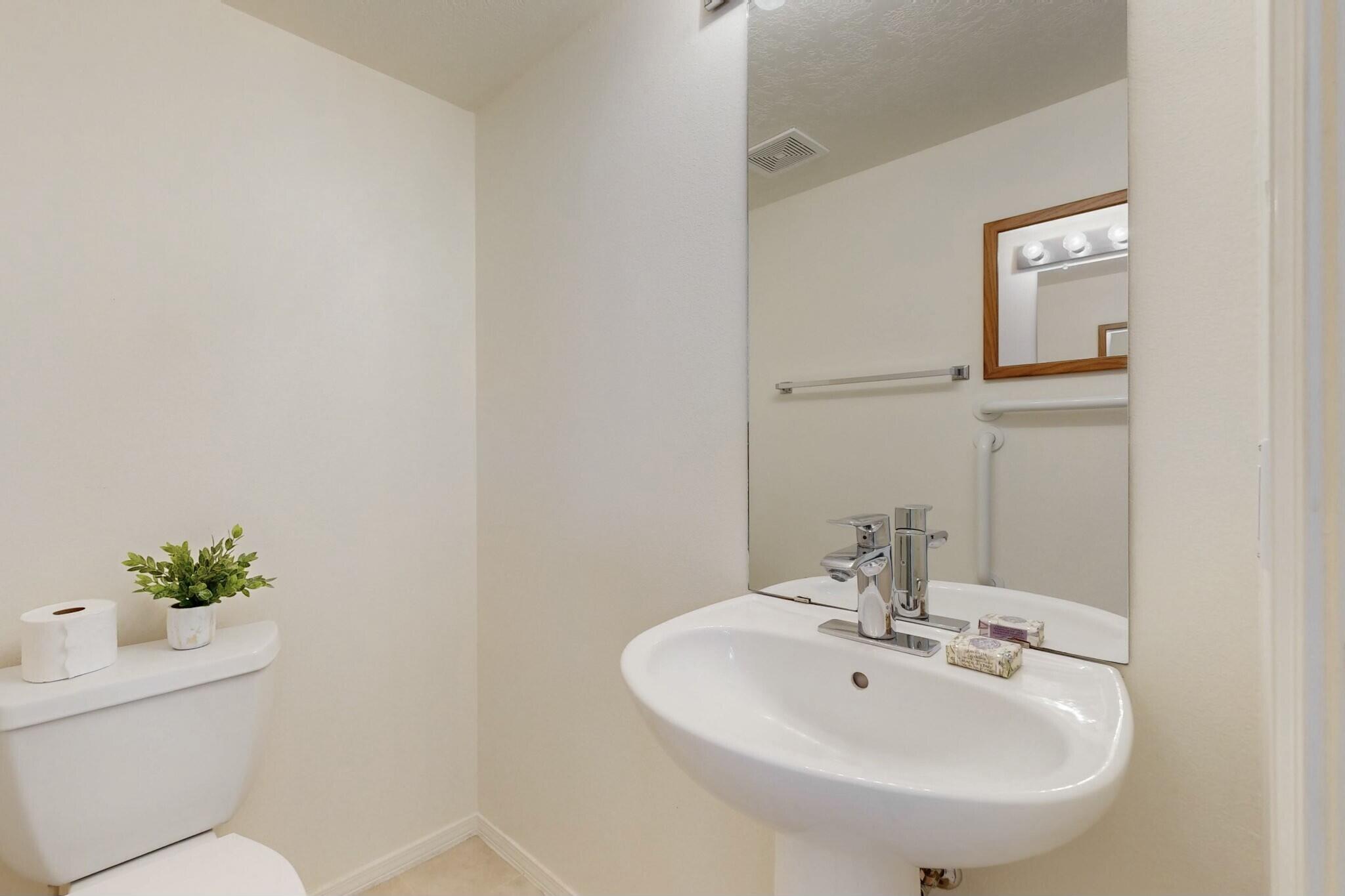 6825 AUGUSTA HILLS Drive NE