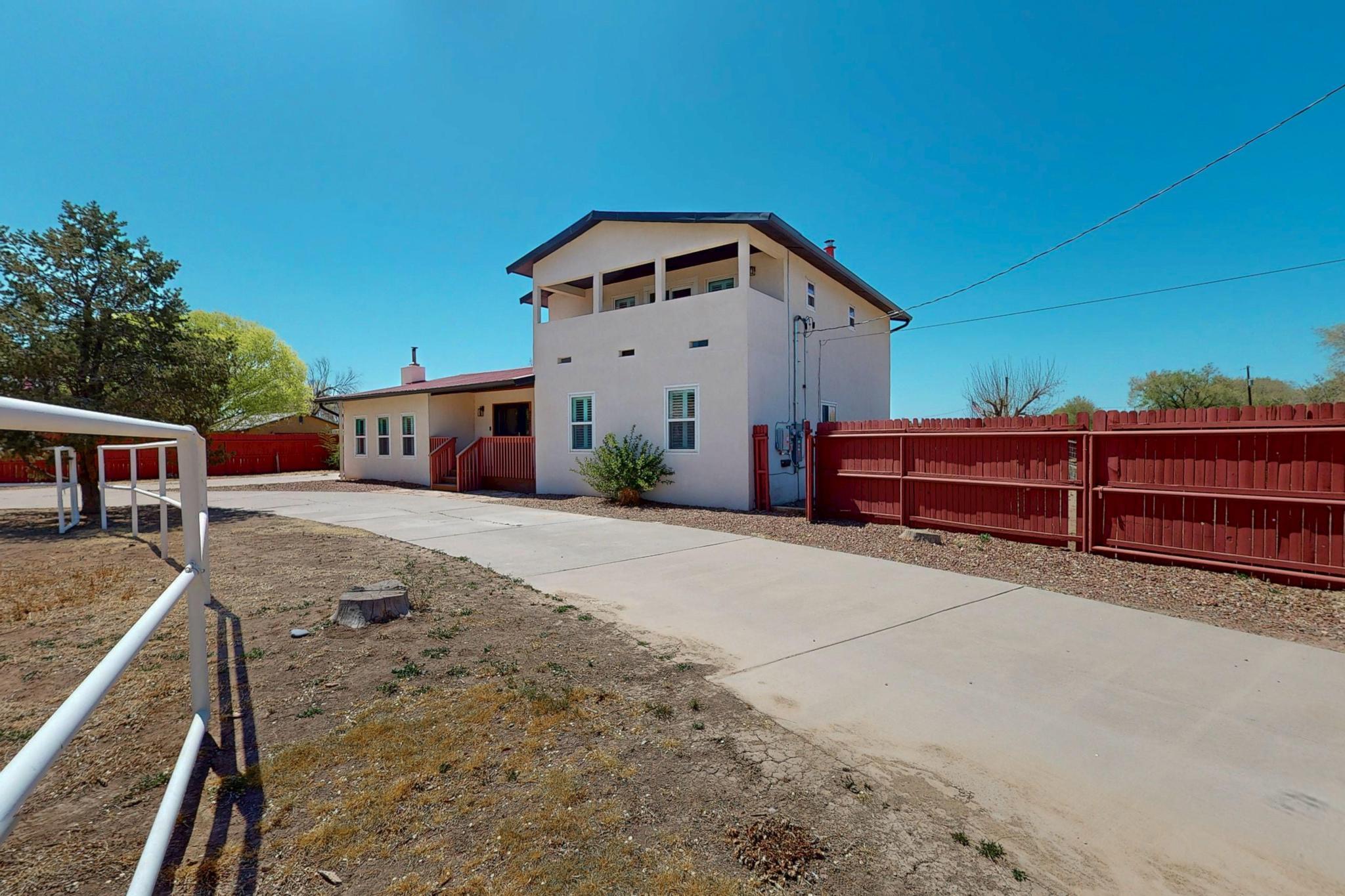 9207 EDITH Boulevard NE