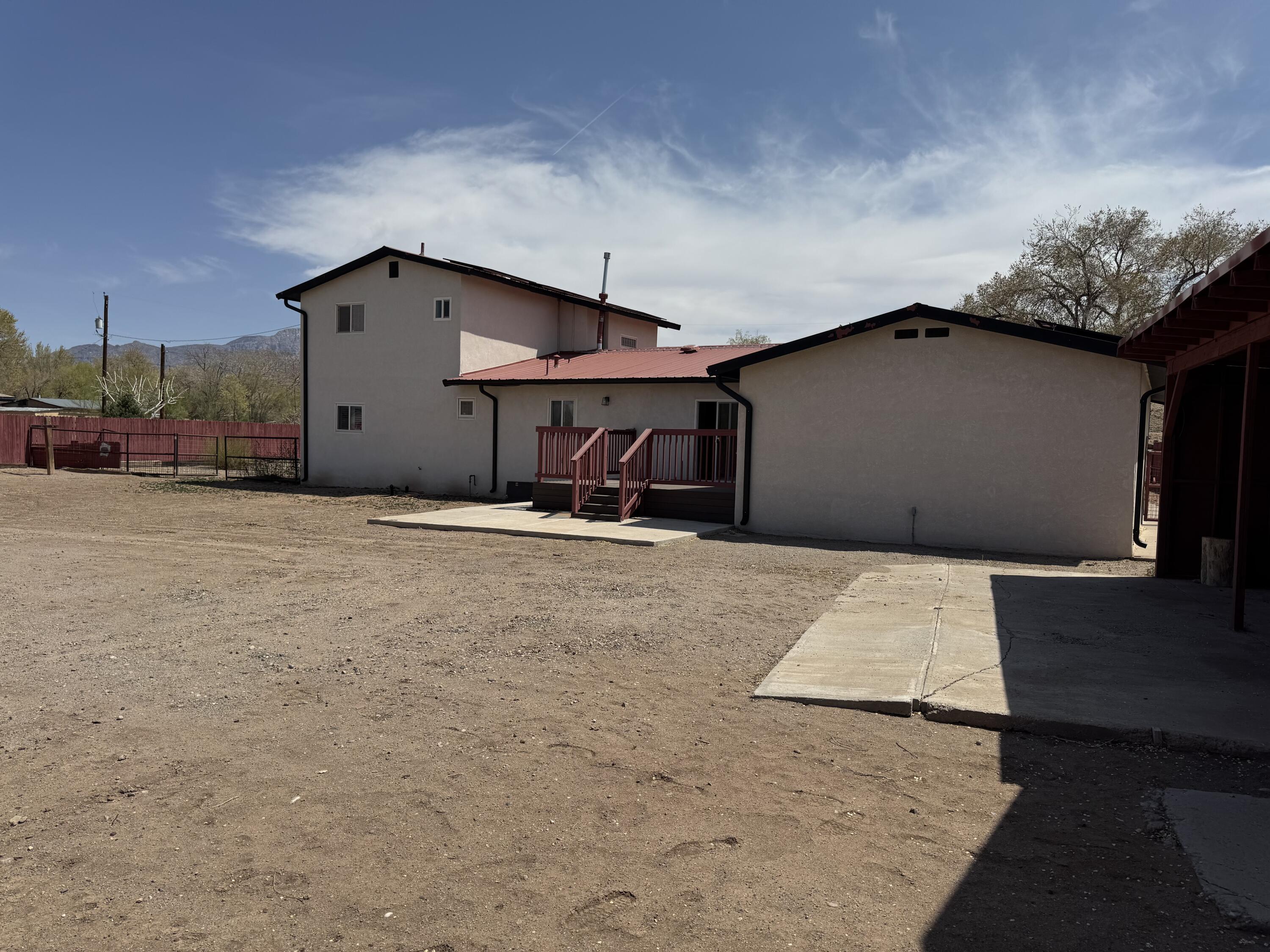 9207 EDITH Boulevard NE