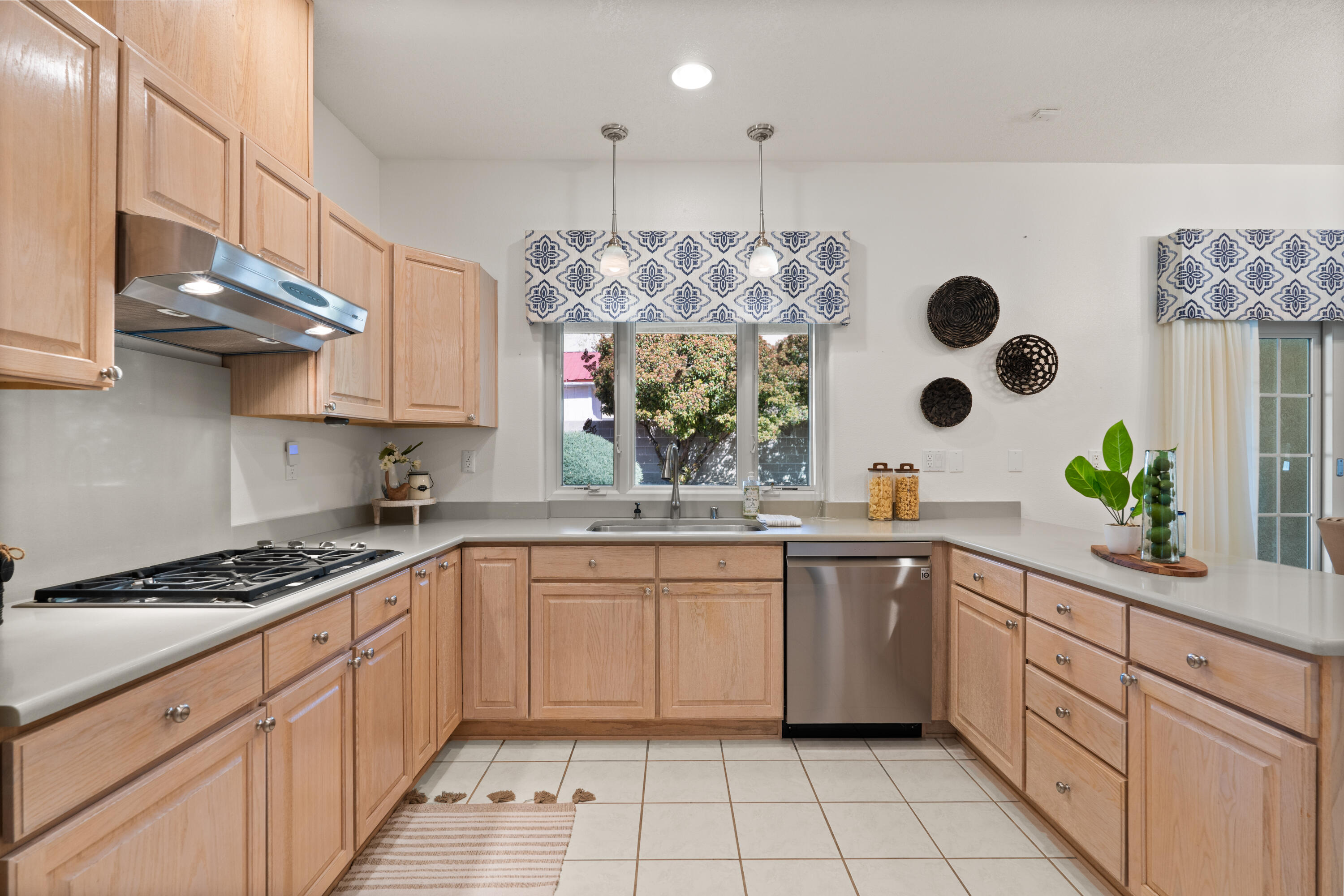 1720 ARCHULETA Drive NE