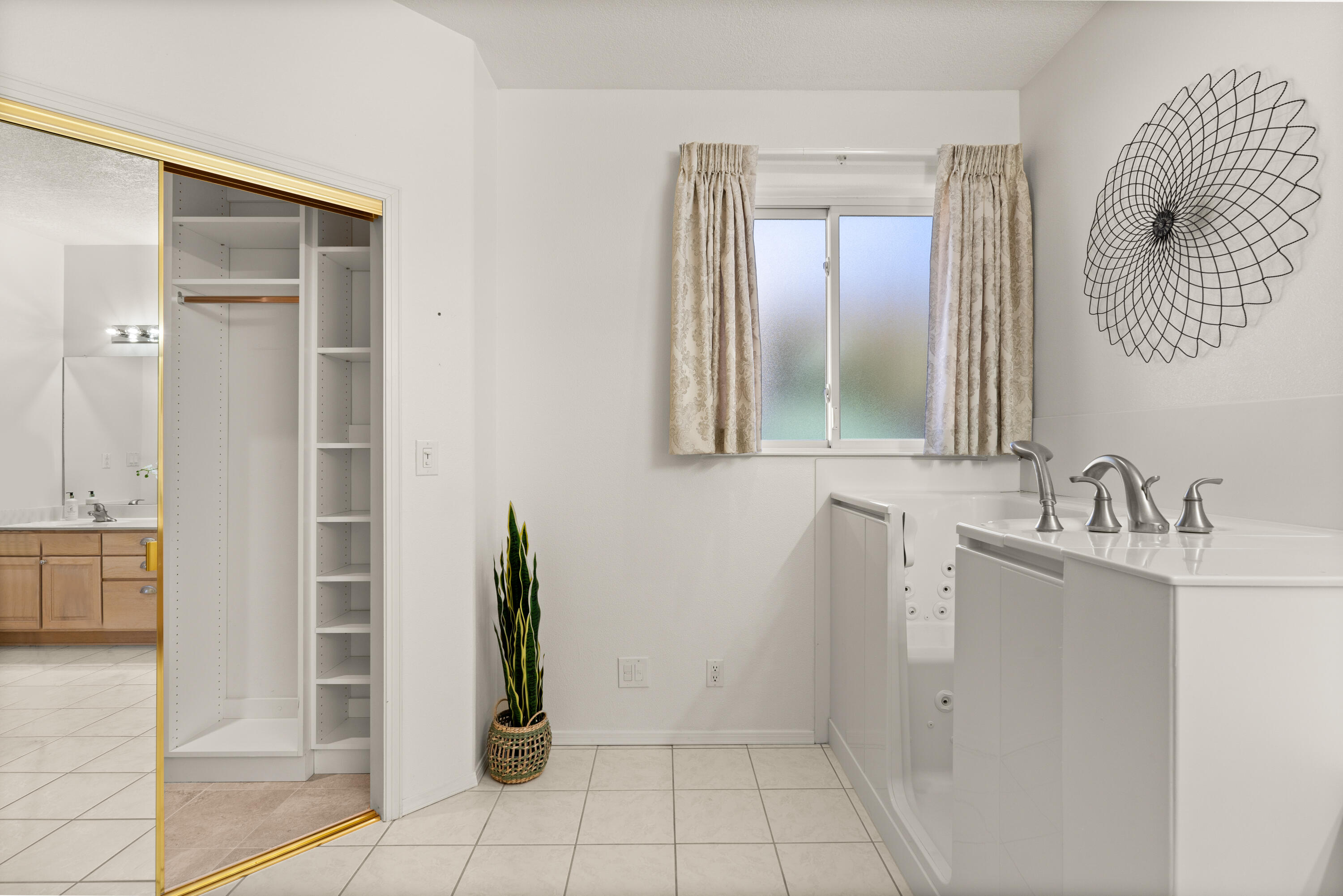 1720 ARCHULETA Drive NE