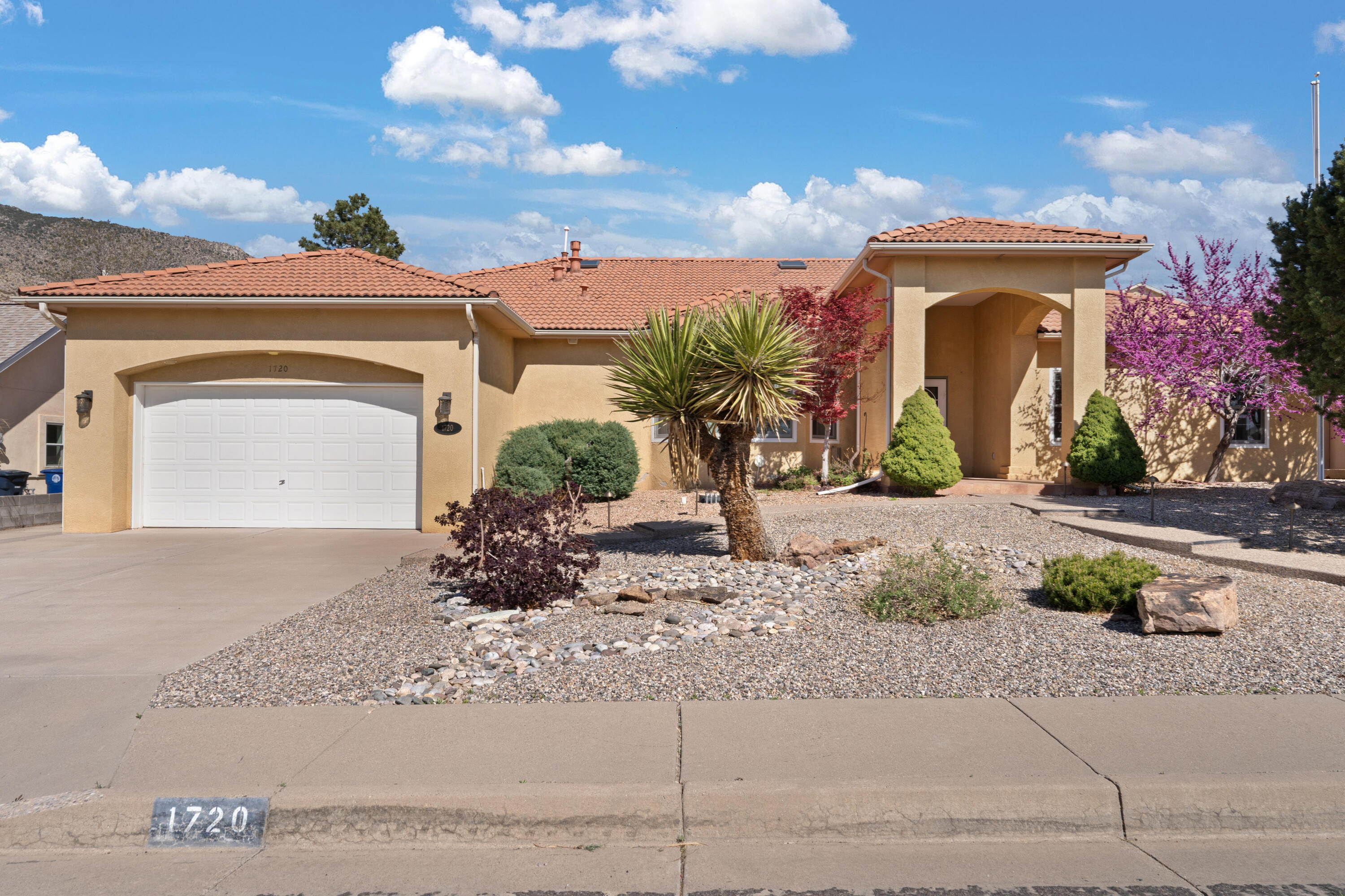 1720 ARCHULETA Drive NE