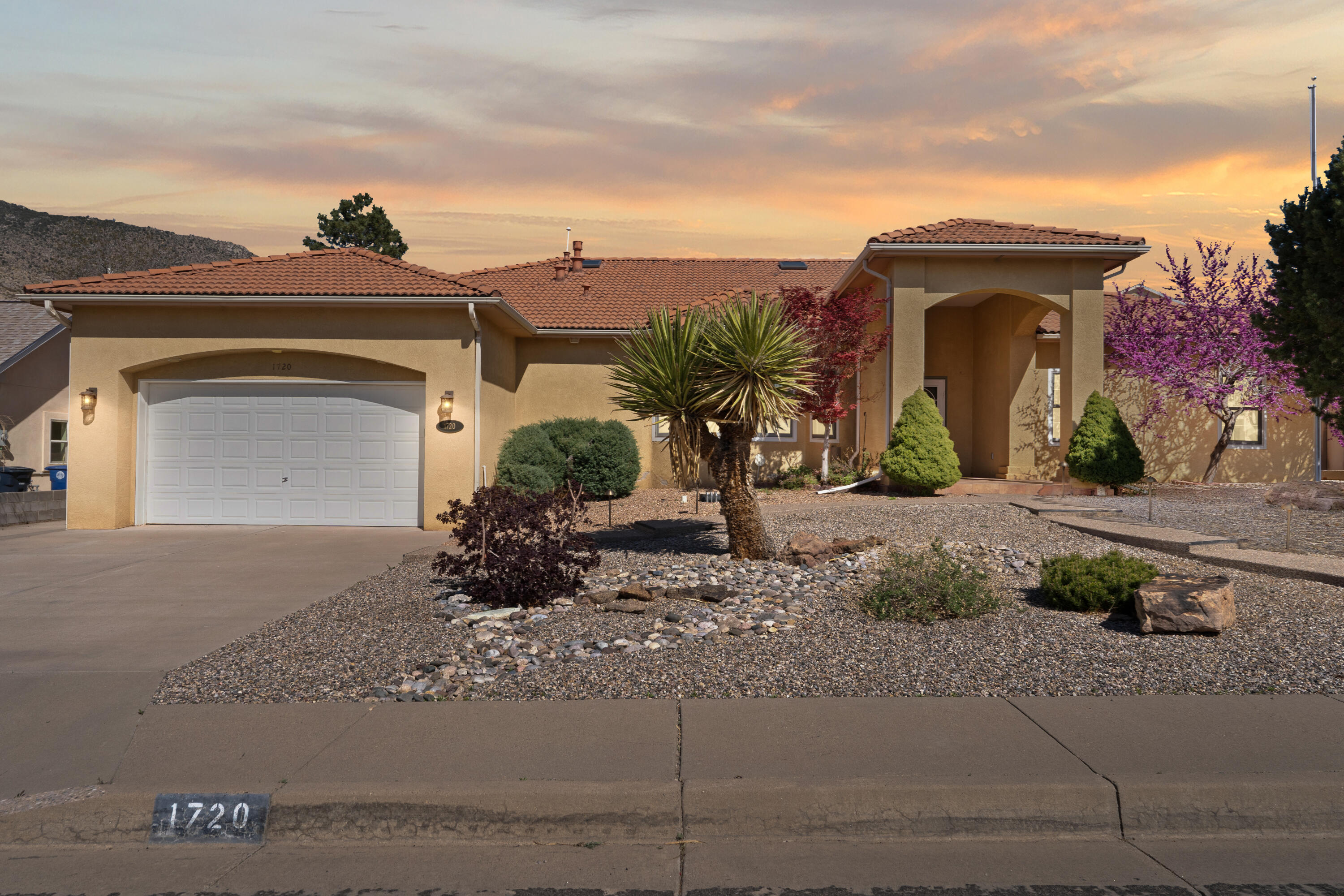 1720 ARCHULETA Drive NE