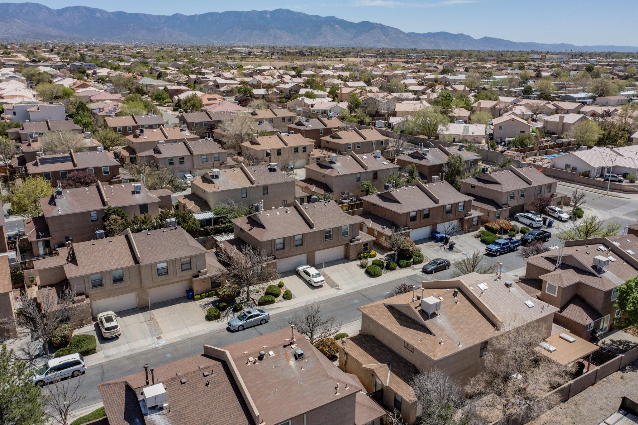 8616 EL MONTE Lane NE