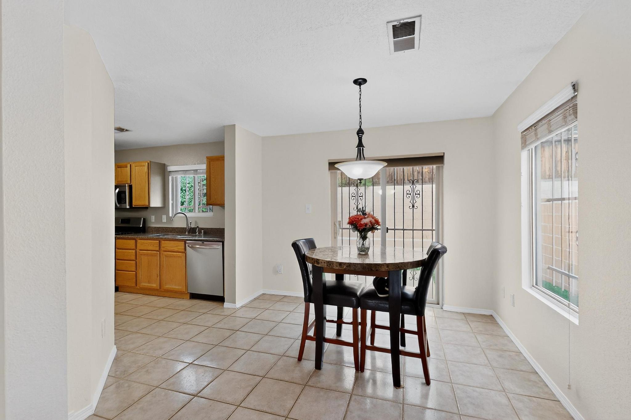 8616 EL MONTE Lane NE