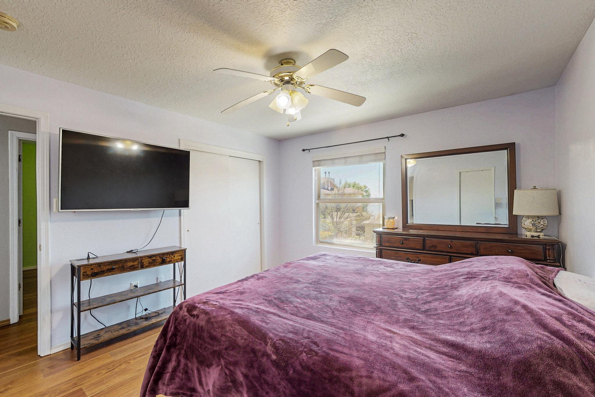 8616 EL MONTE Lane NE