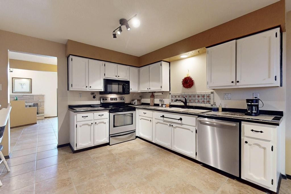 7535 NORTHRIDGE Avenue NE