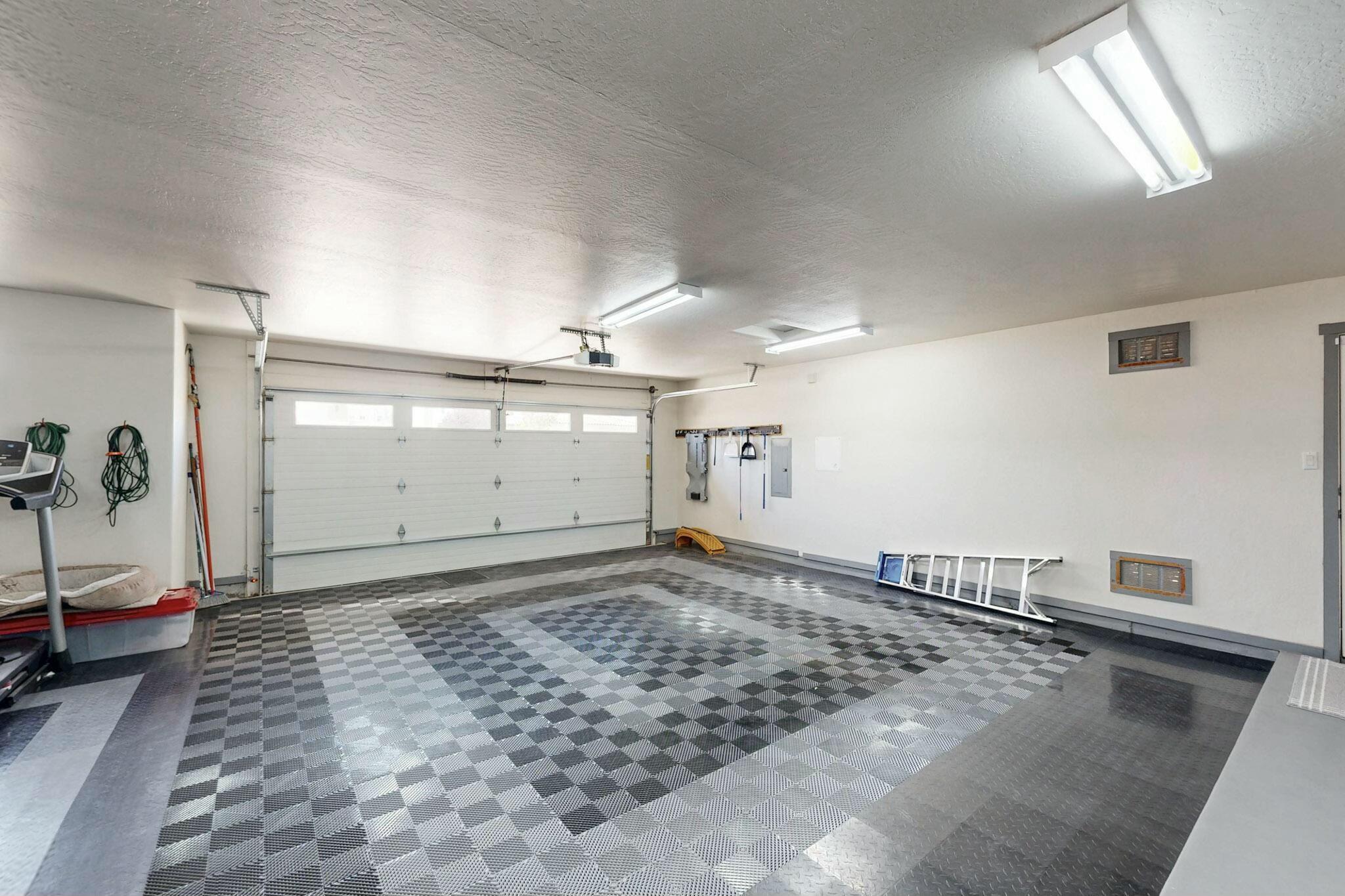 3102 PALADIN Court NE