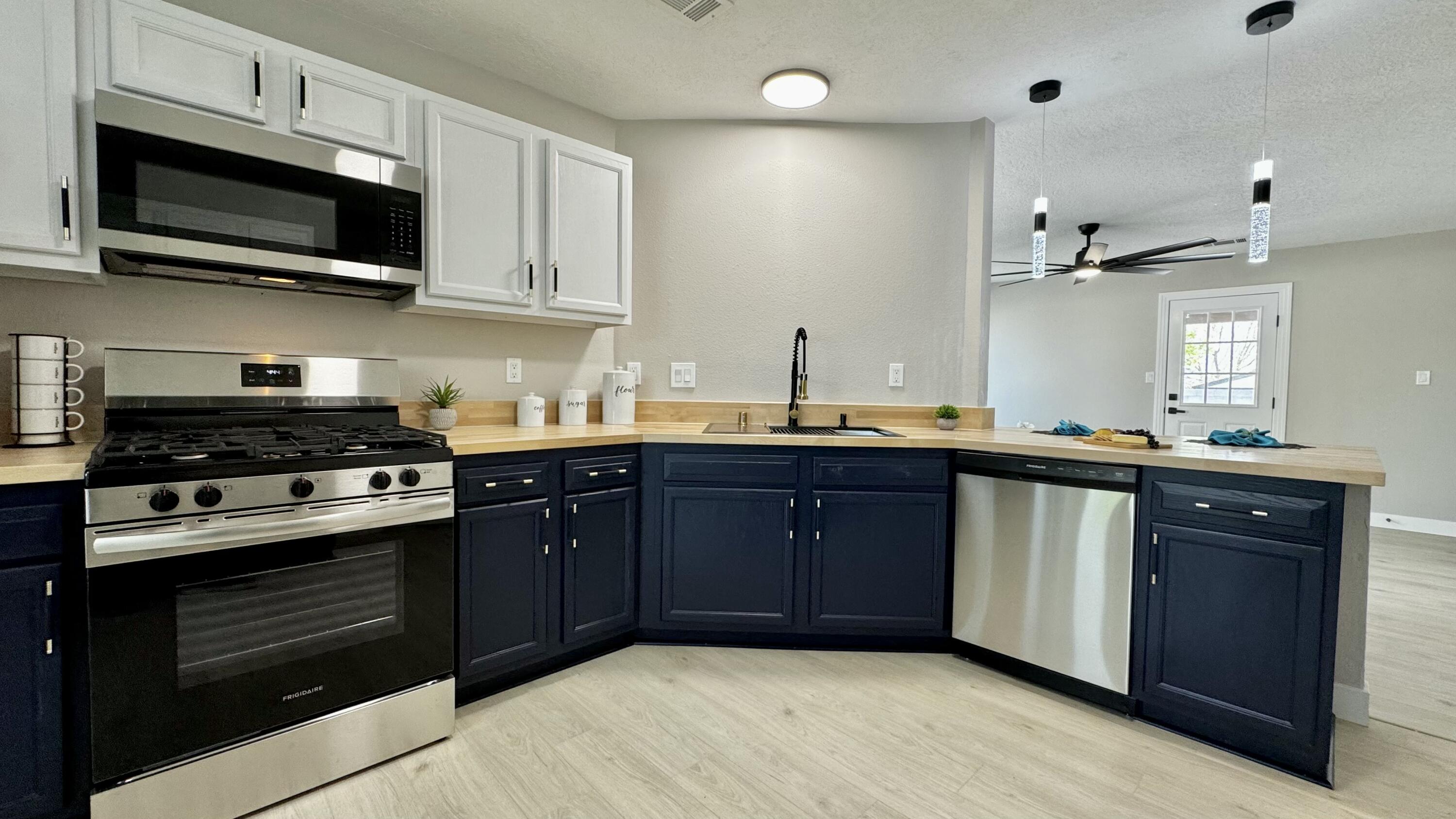 936 Perry Meadows Drive NE