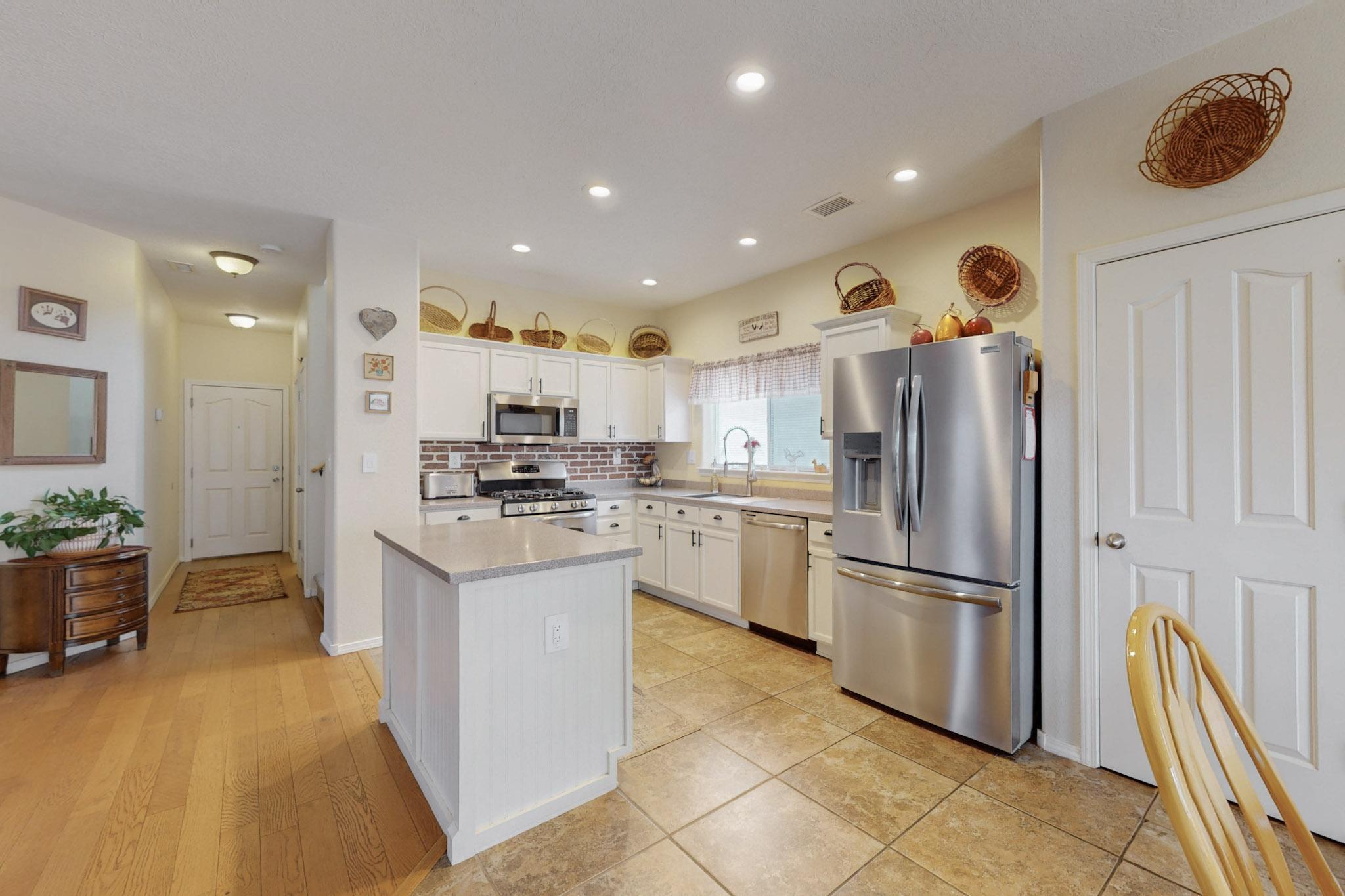 1037 CLEAR CREEK Court