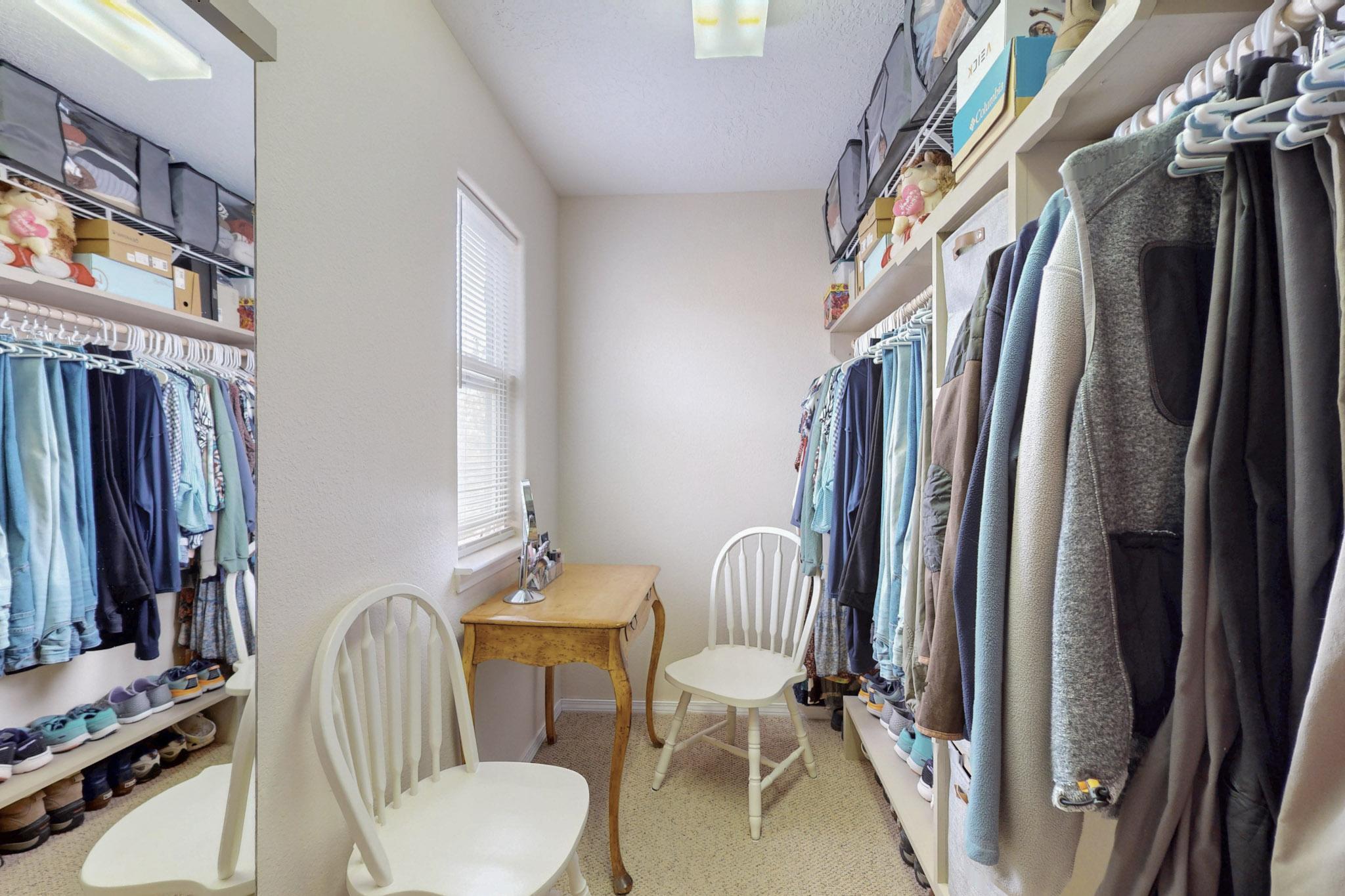 1037 CLEAR CREEK Court