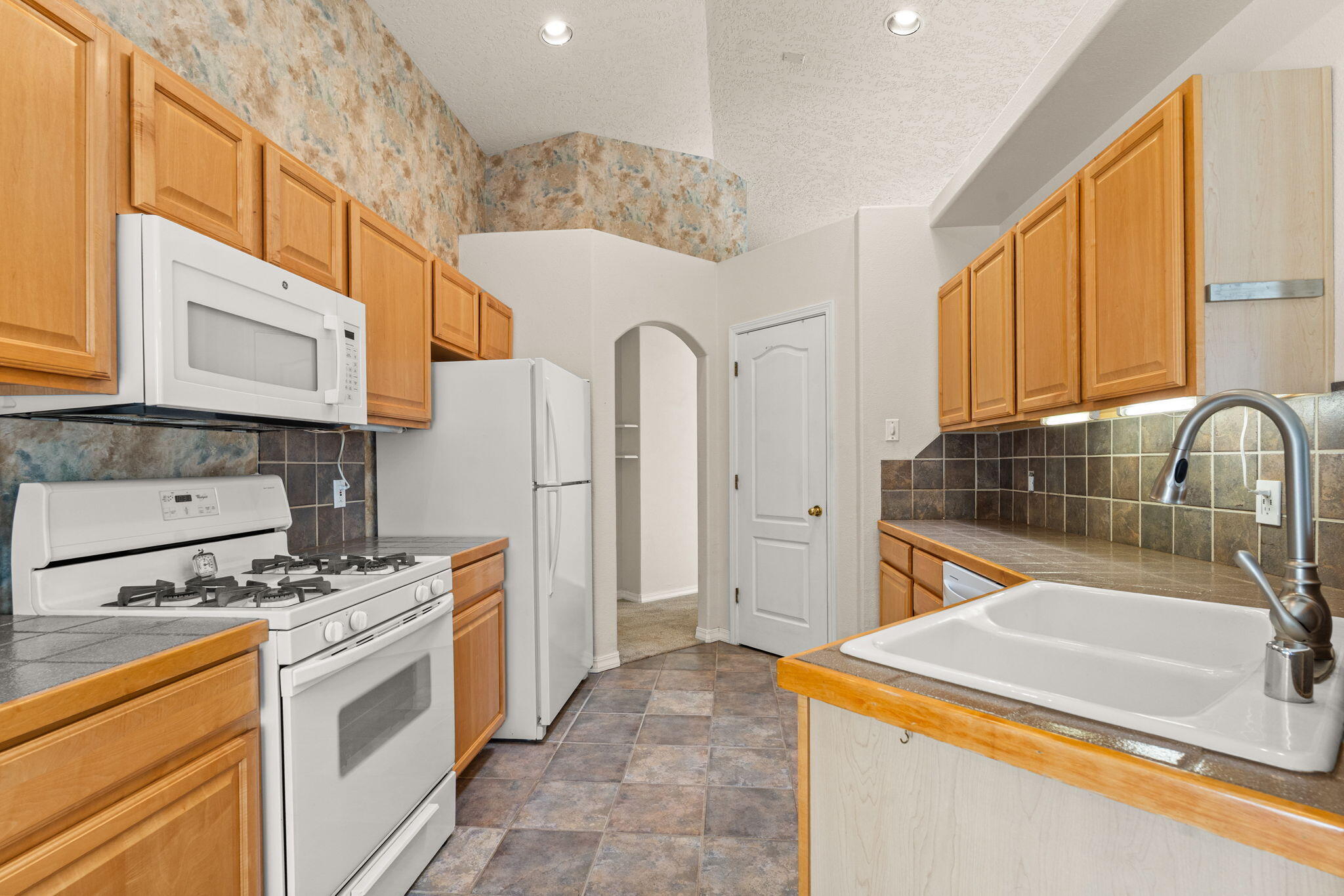 275 CHAPARRAL Loop SE