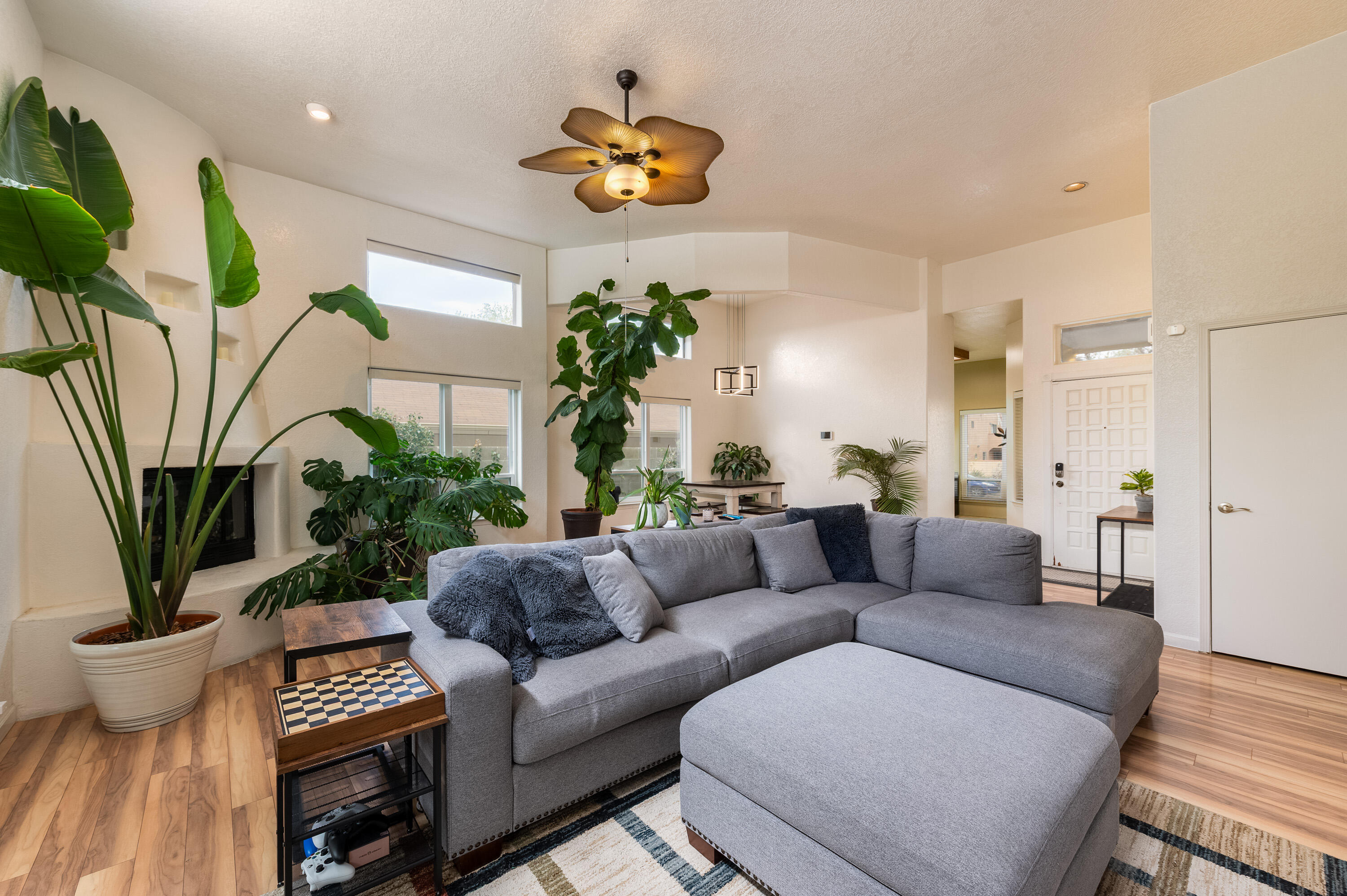 9532 SAN RAFAEL Avenue NE