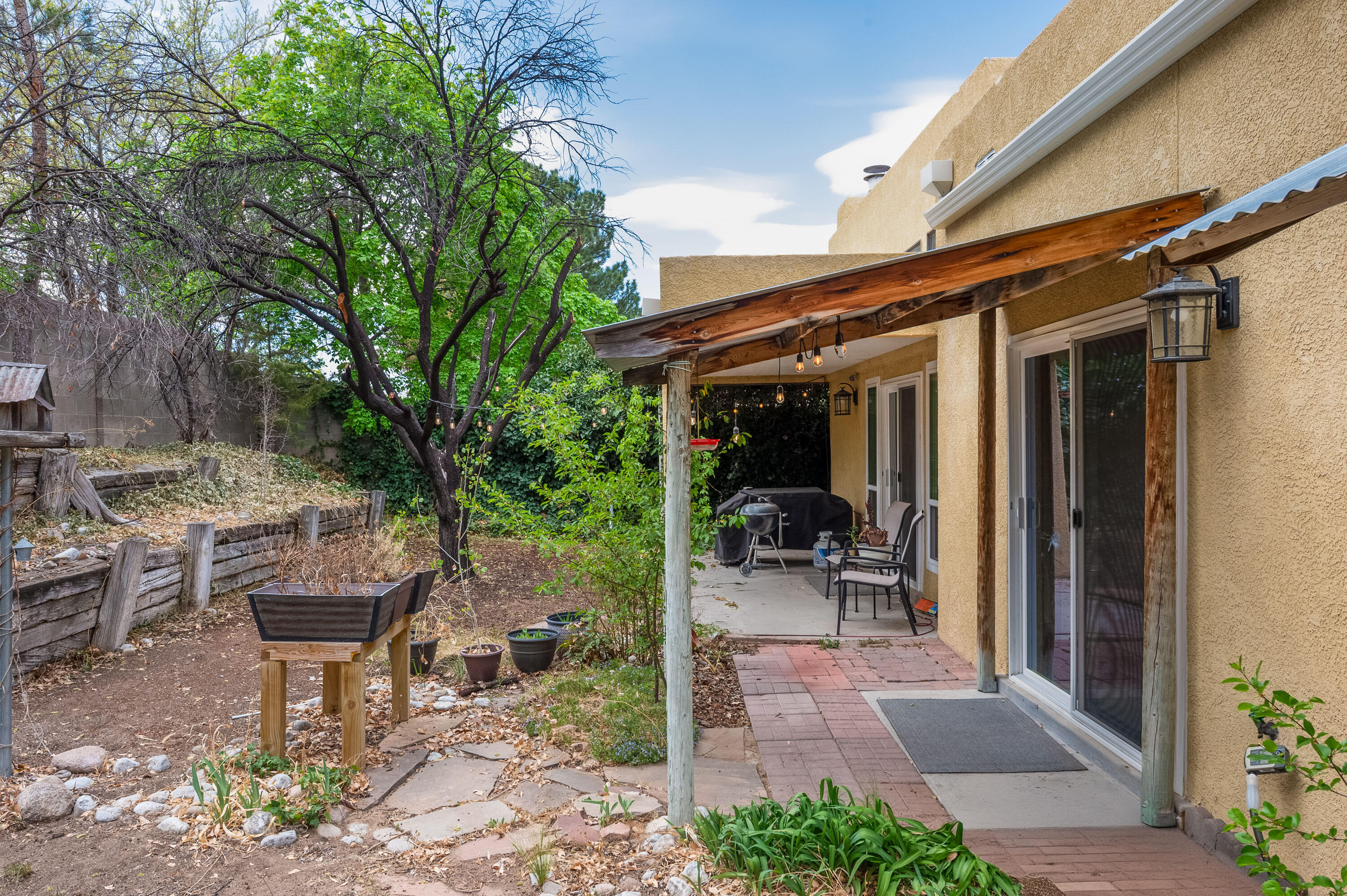 9532 SAN RAFAEL Avenue NE