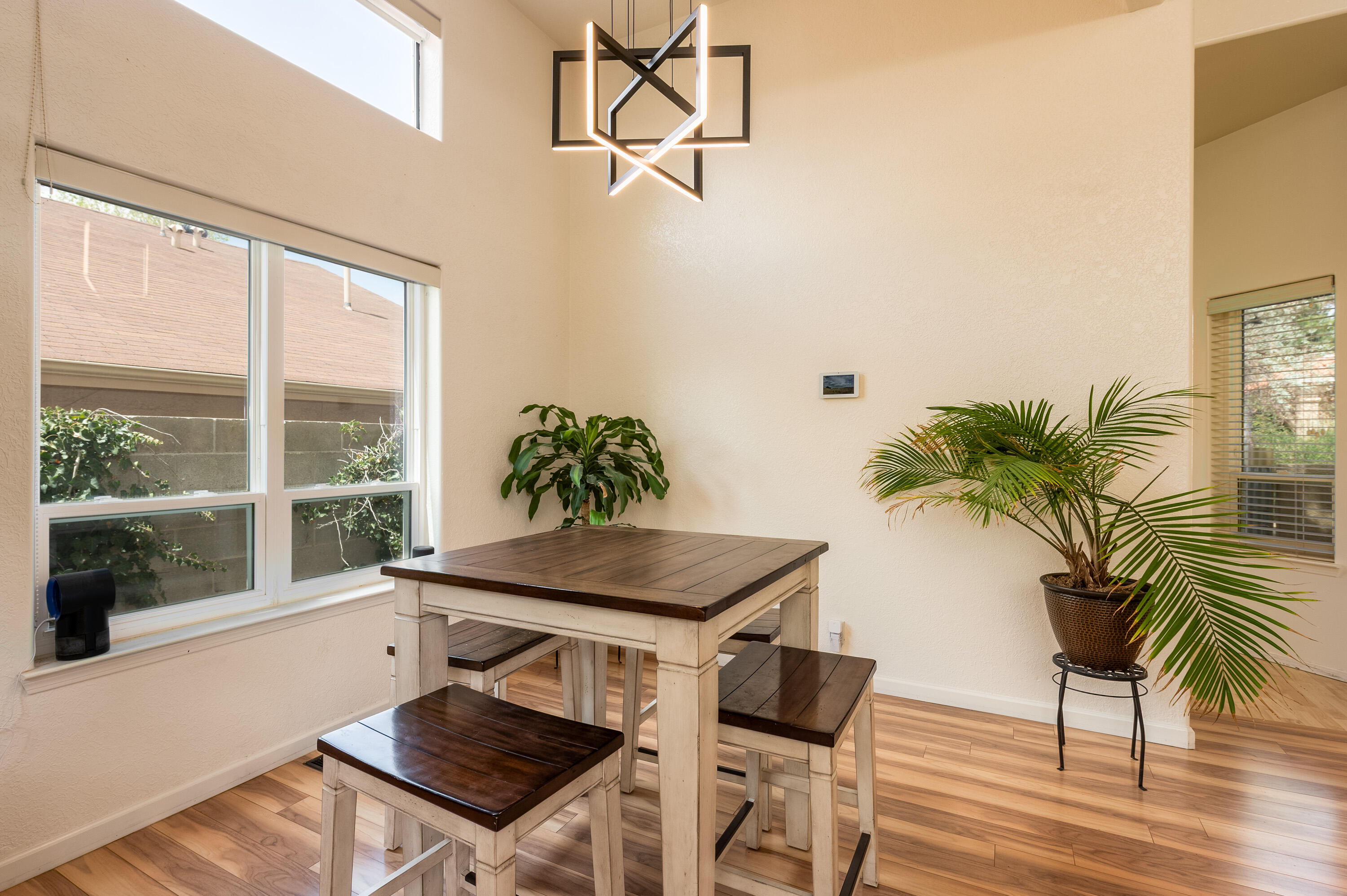 9532 SAN RAFAEL Avenue NE